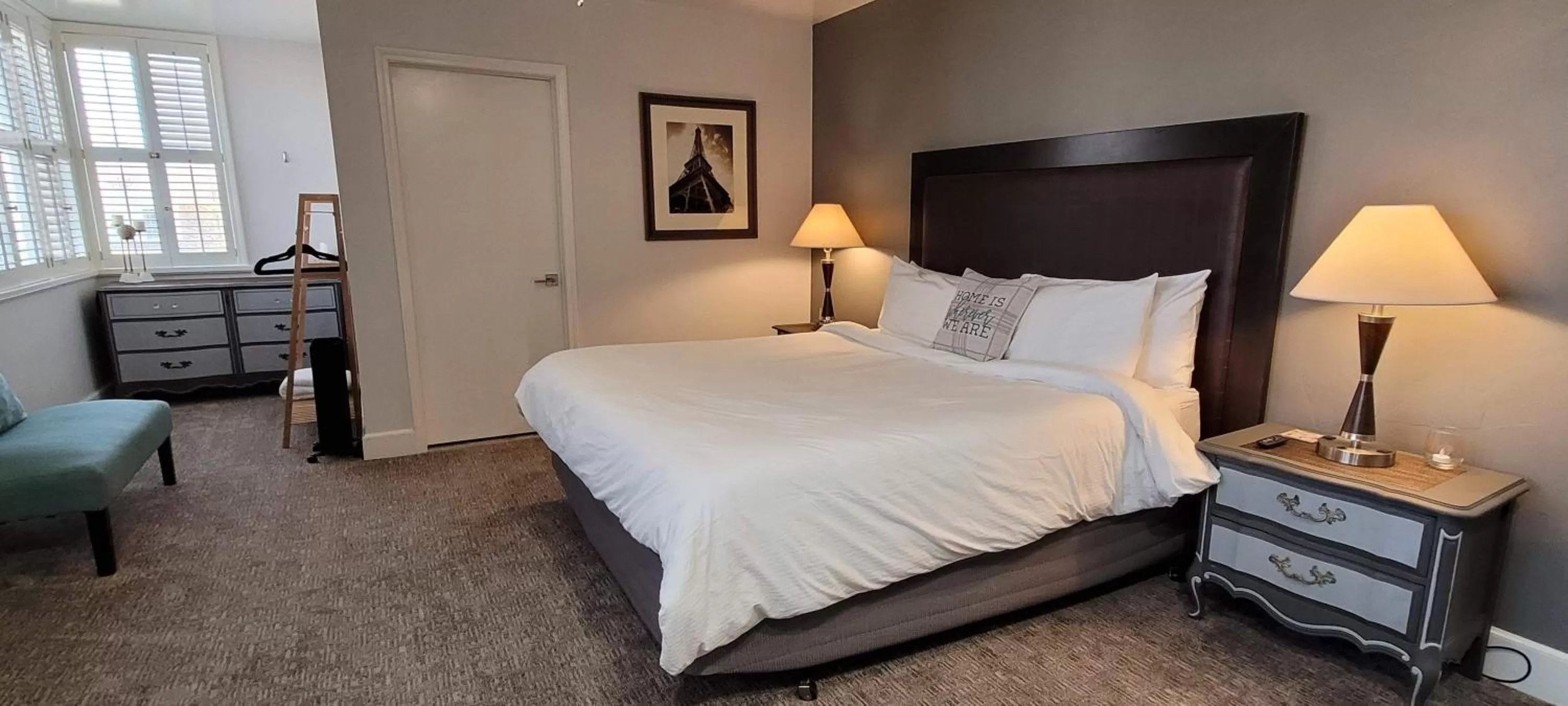 Bed in Hotel Phillips