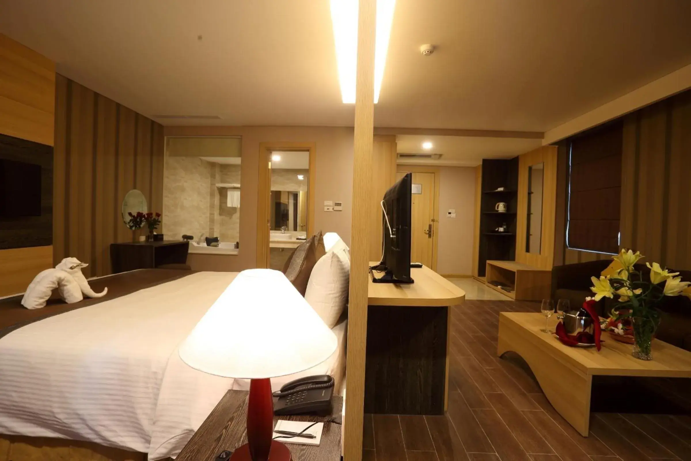 Grand Suite with Balcony and Sea View in Muong Thanh Holiday Muine Hotel Grand Suite with Balcony and Sea View in Muong Thanh Holiday Muine Hotel