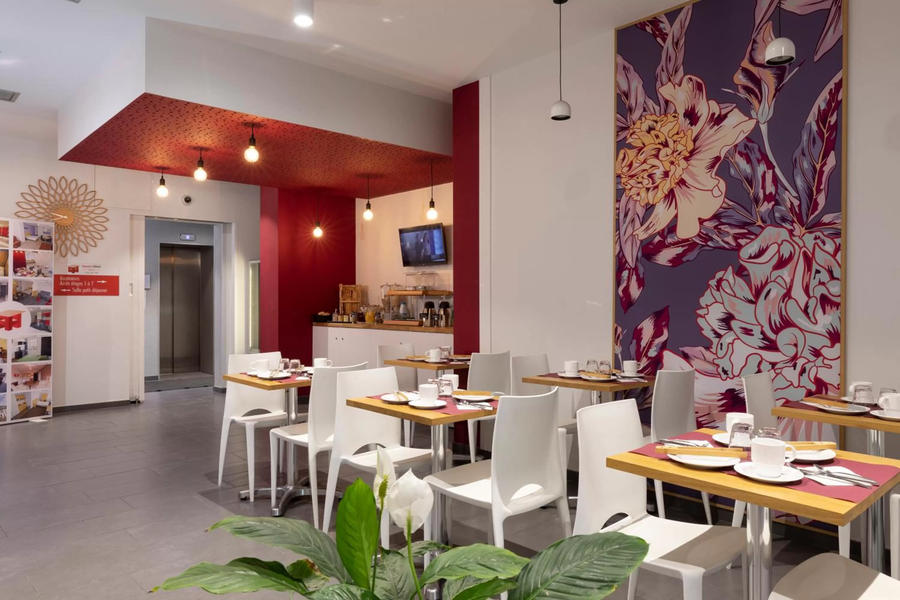 Coffee/tea facilities in The Originals Residence, Kosy Nancy Coeur de Ville