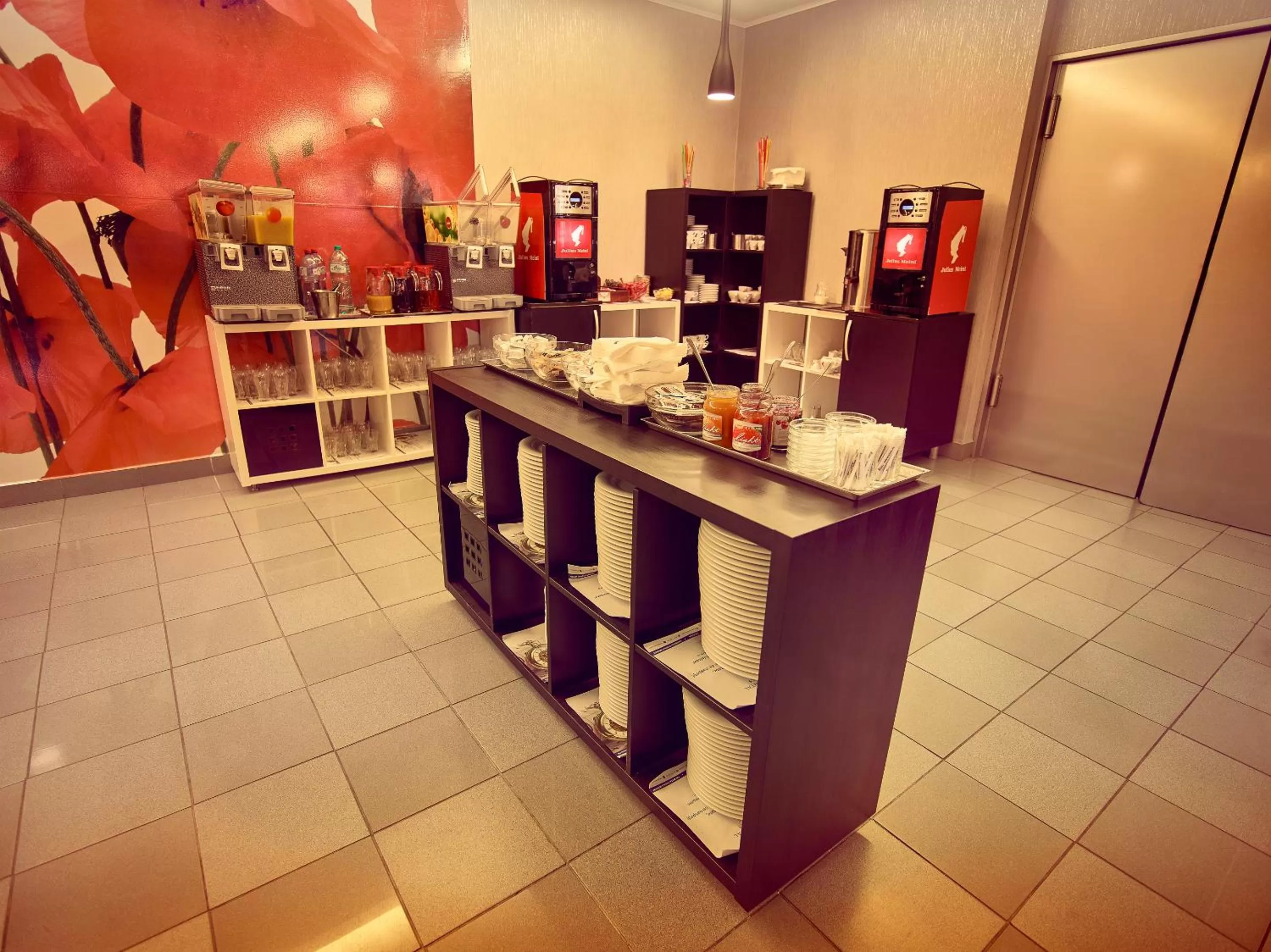 Buffet breakfast in Continental Forum Arad