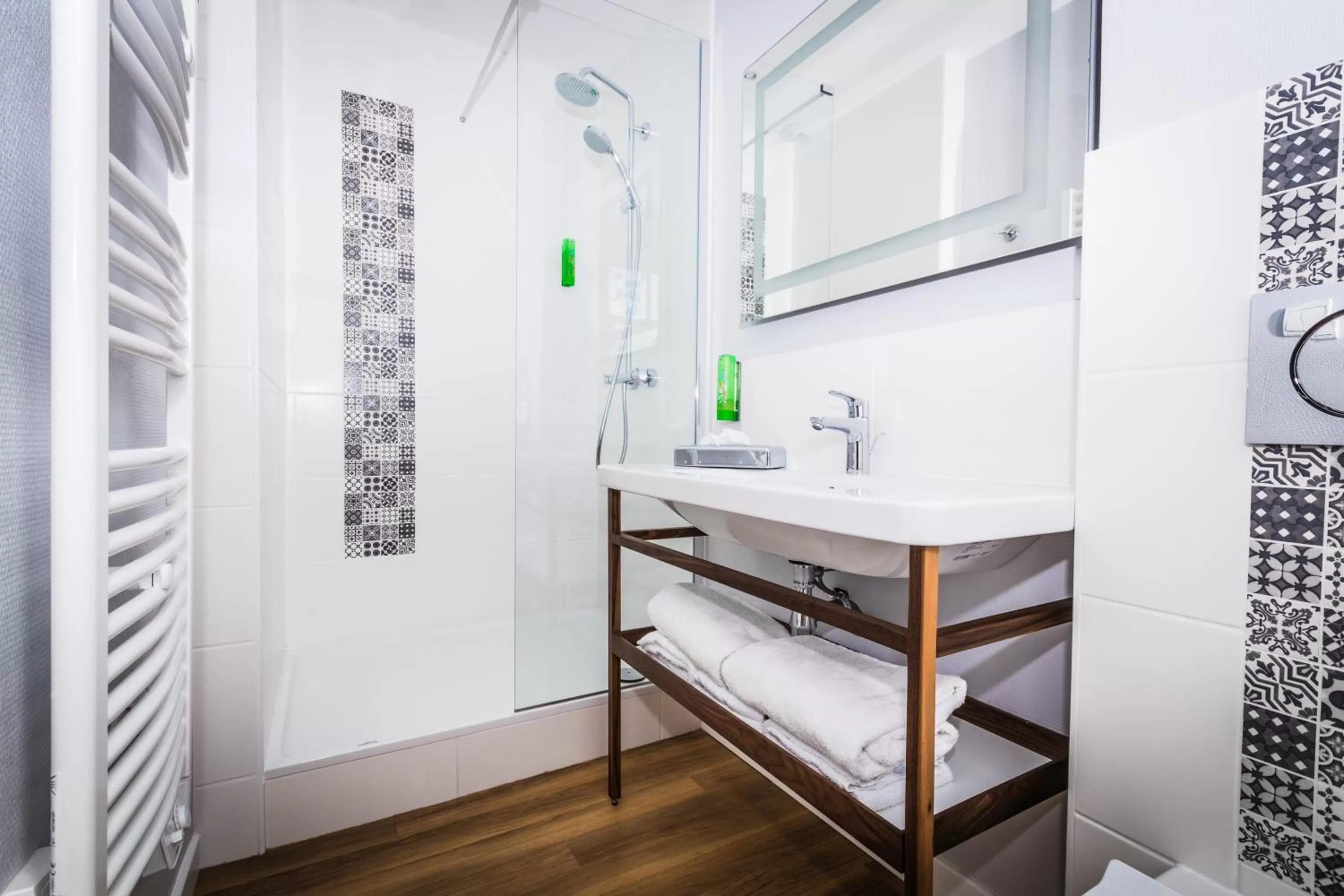 Bathroom in Best Western Hôtel de France