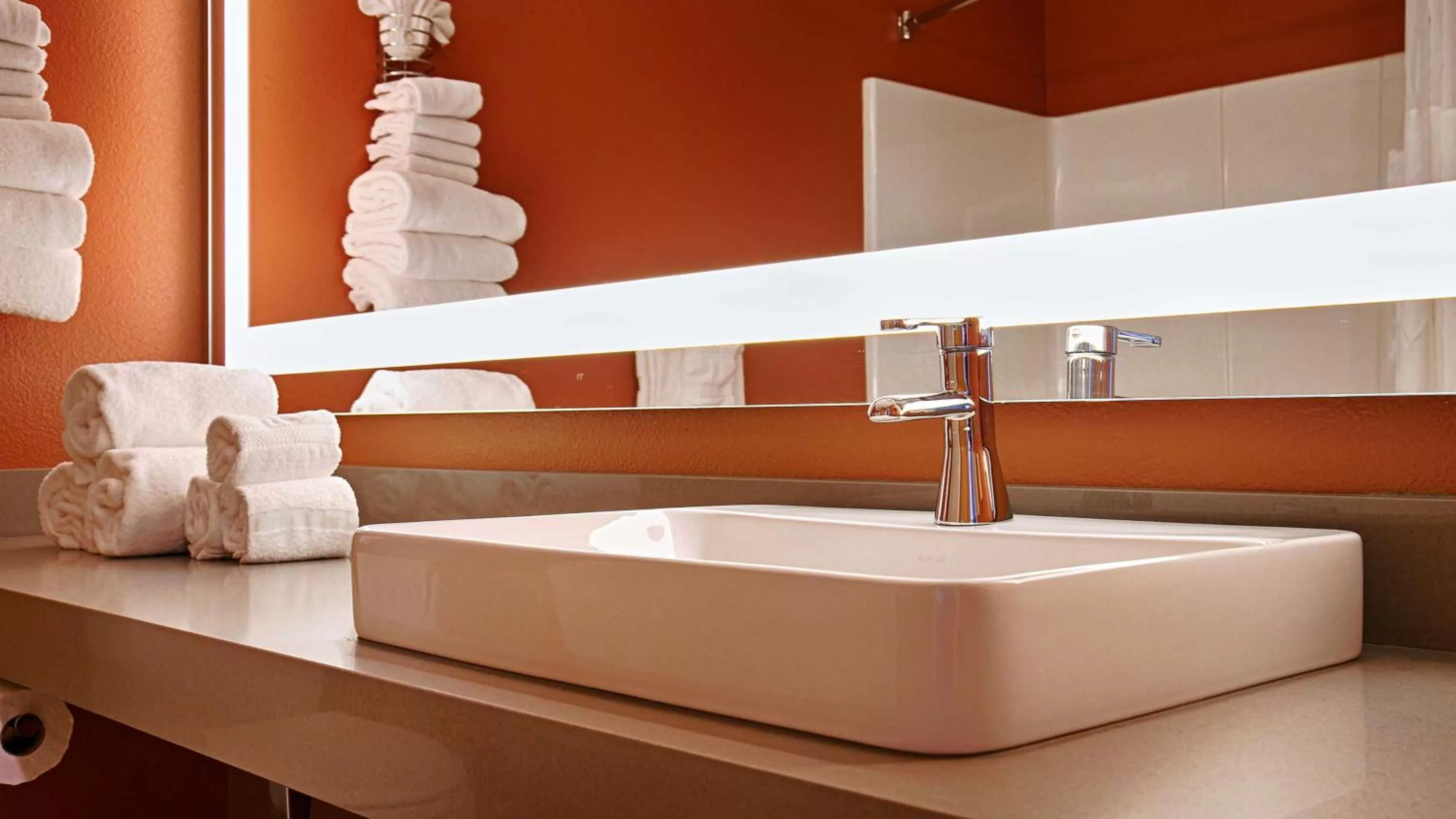 King Room - Non-Smoking in Inn At The Meadows - Portland - Delta Park - Jantzen Beach