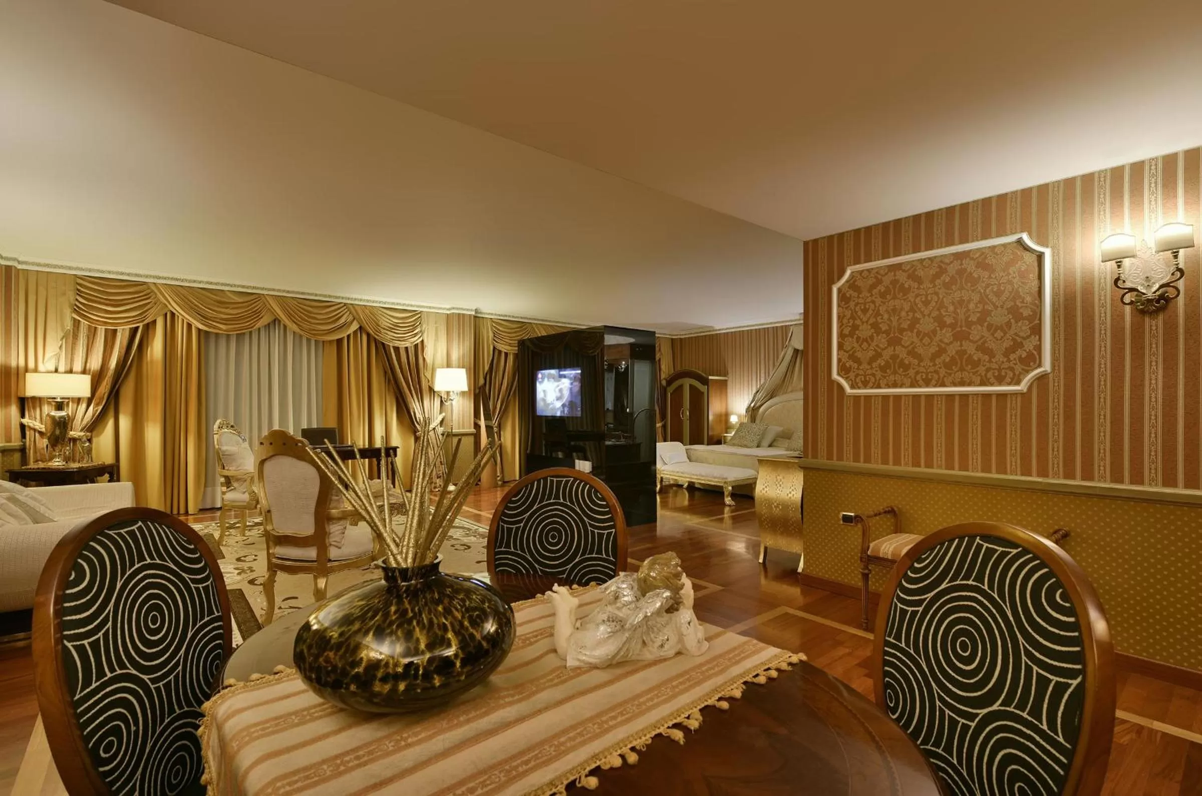 Photo of the whole room in Hotel Ariston