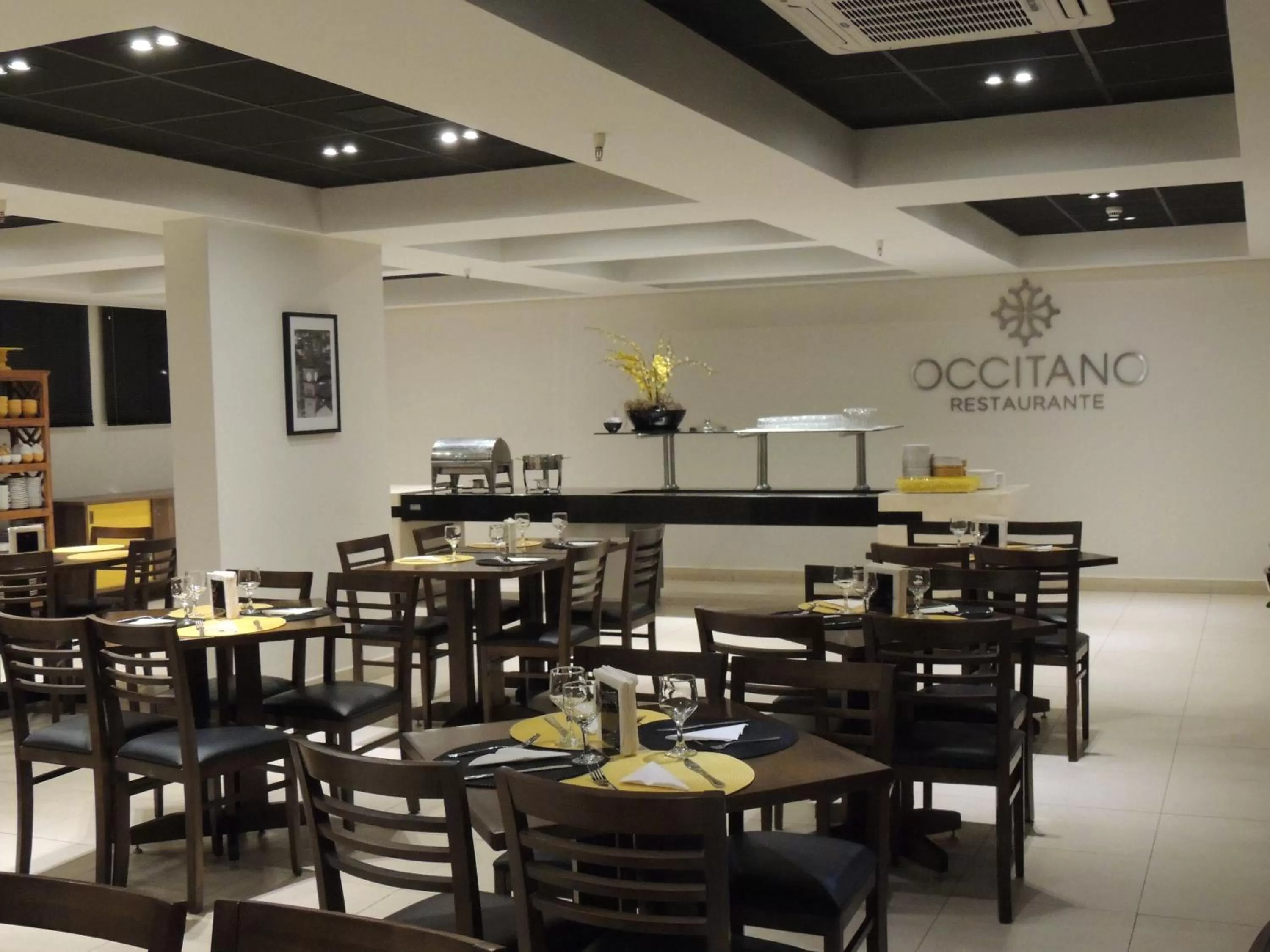 Restaurant/places to eat in Occitano Apart Hotel