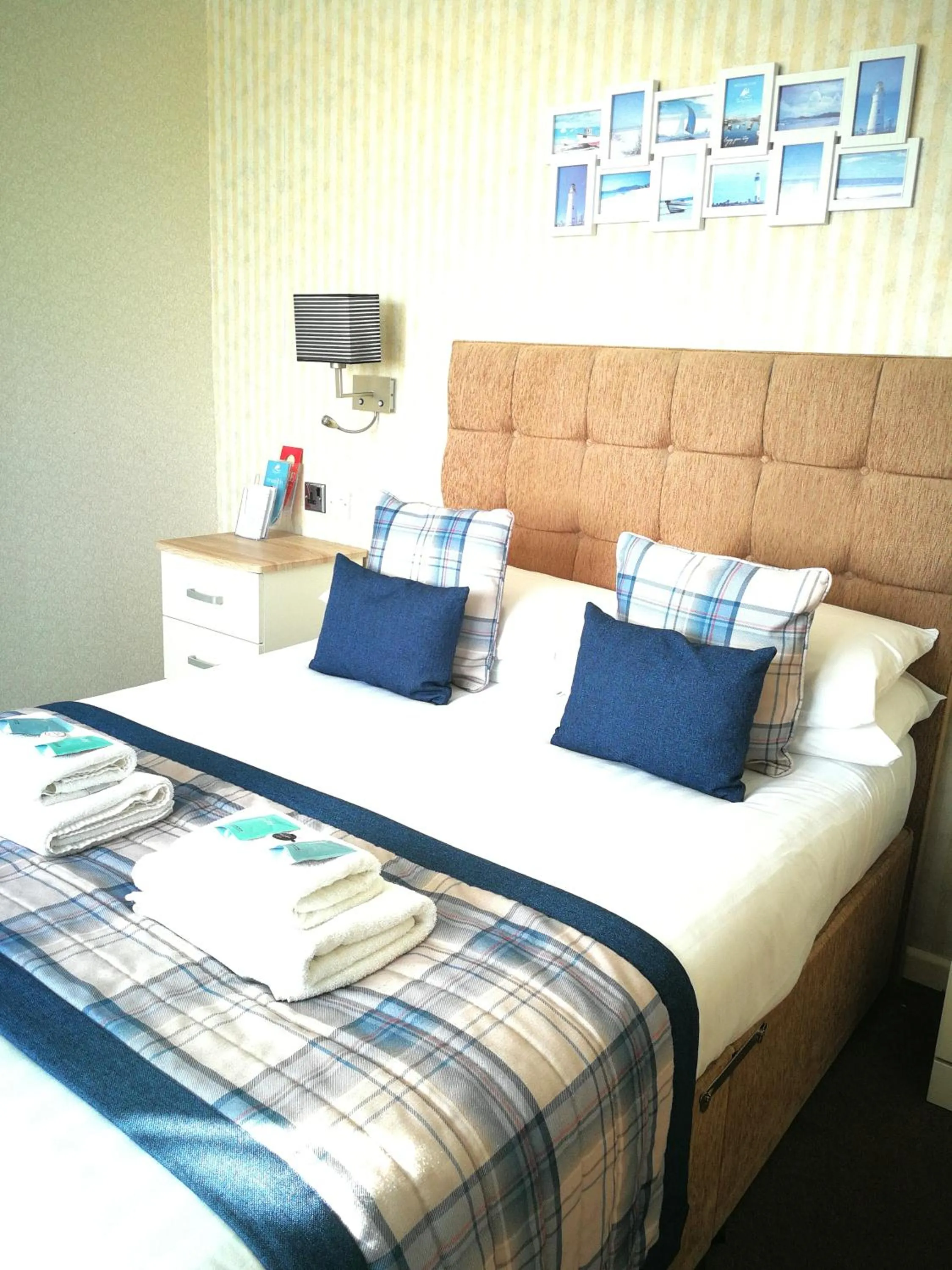 Bedroom, Bed in Torbay Court Hotel
