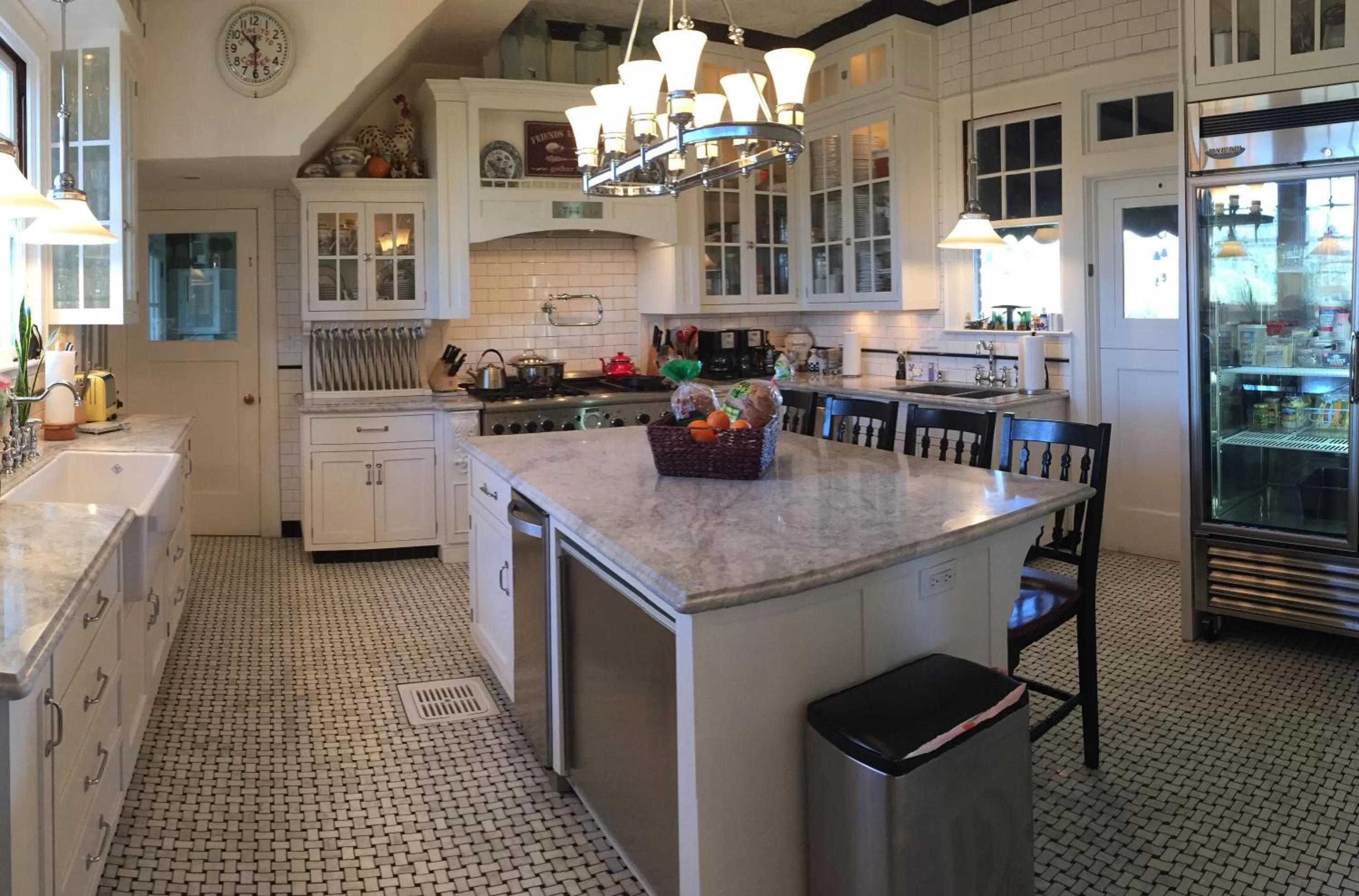 Kitchen or kitchenette in The Inn on Knowles Hill Bed & Breakfast Hotel