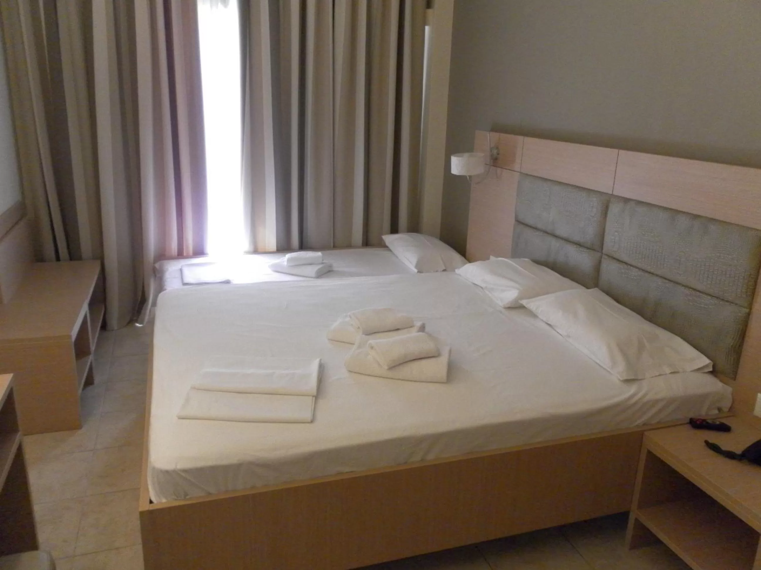 Bedroom, Bed in Esperia