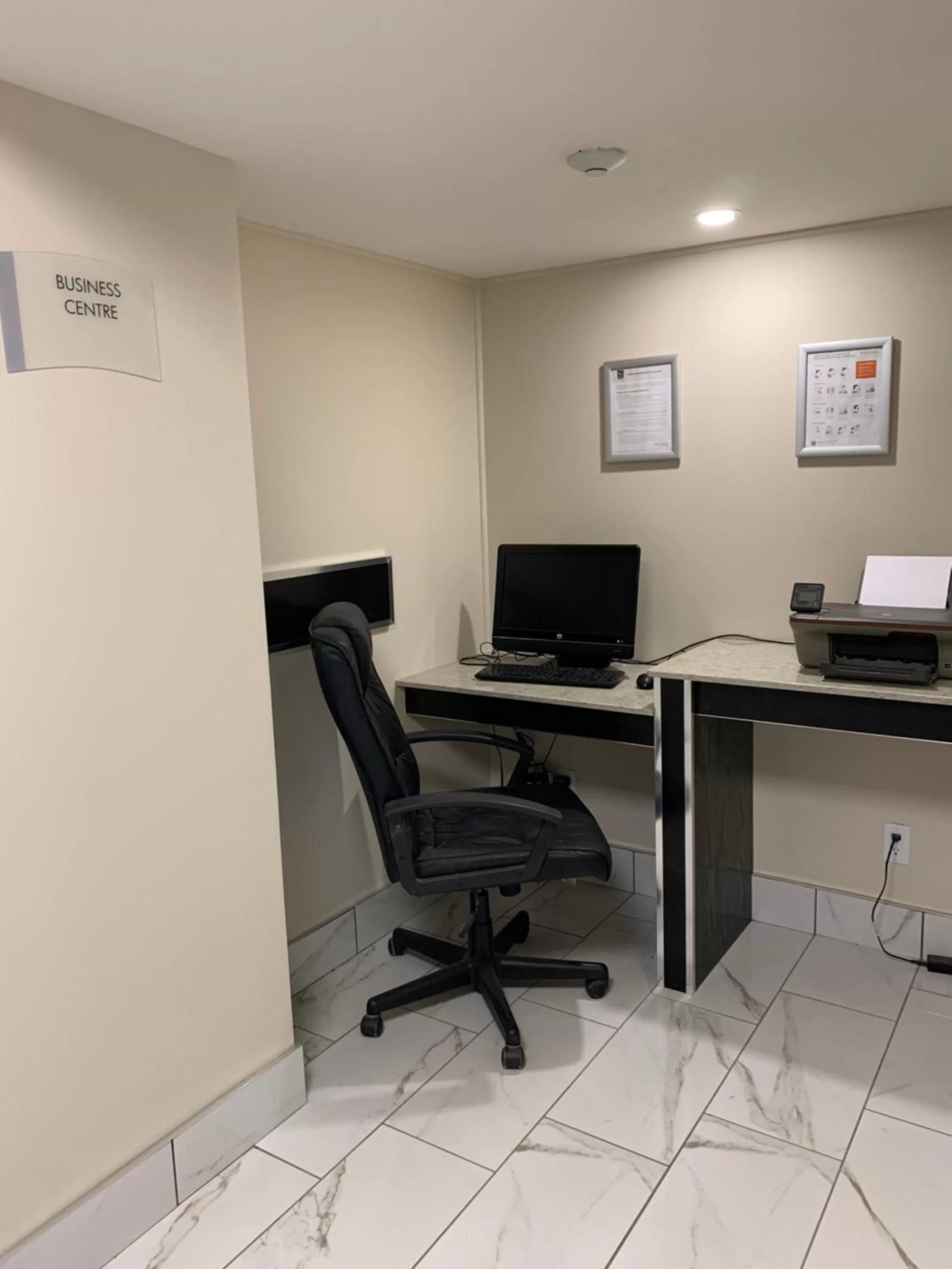 Lobby or reception in Quality Inn & Conference Centre Downtown Sudbury