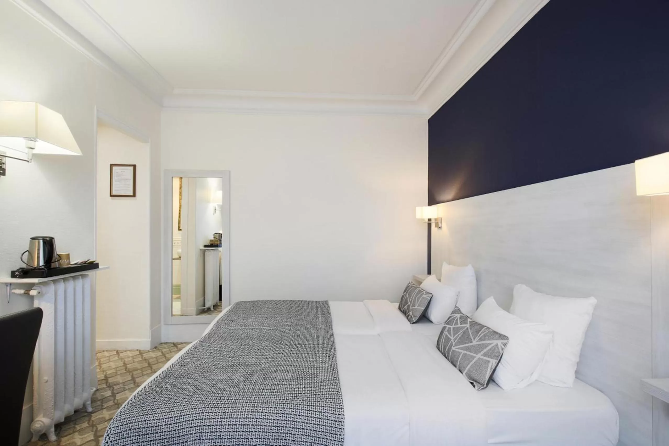 Bed in Grand Hôtel Des Gobelins