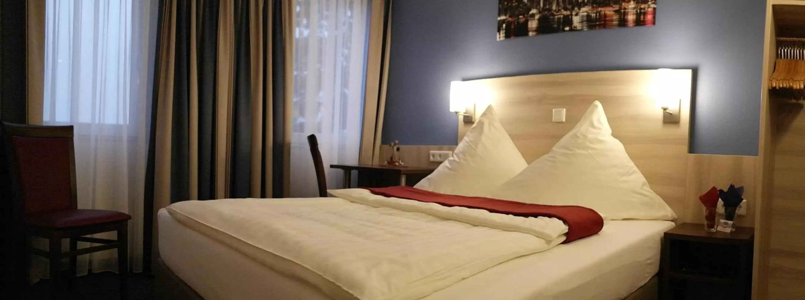 Photo of the whole room, Bed in Motel 44