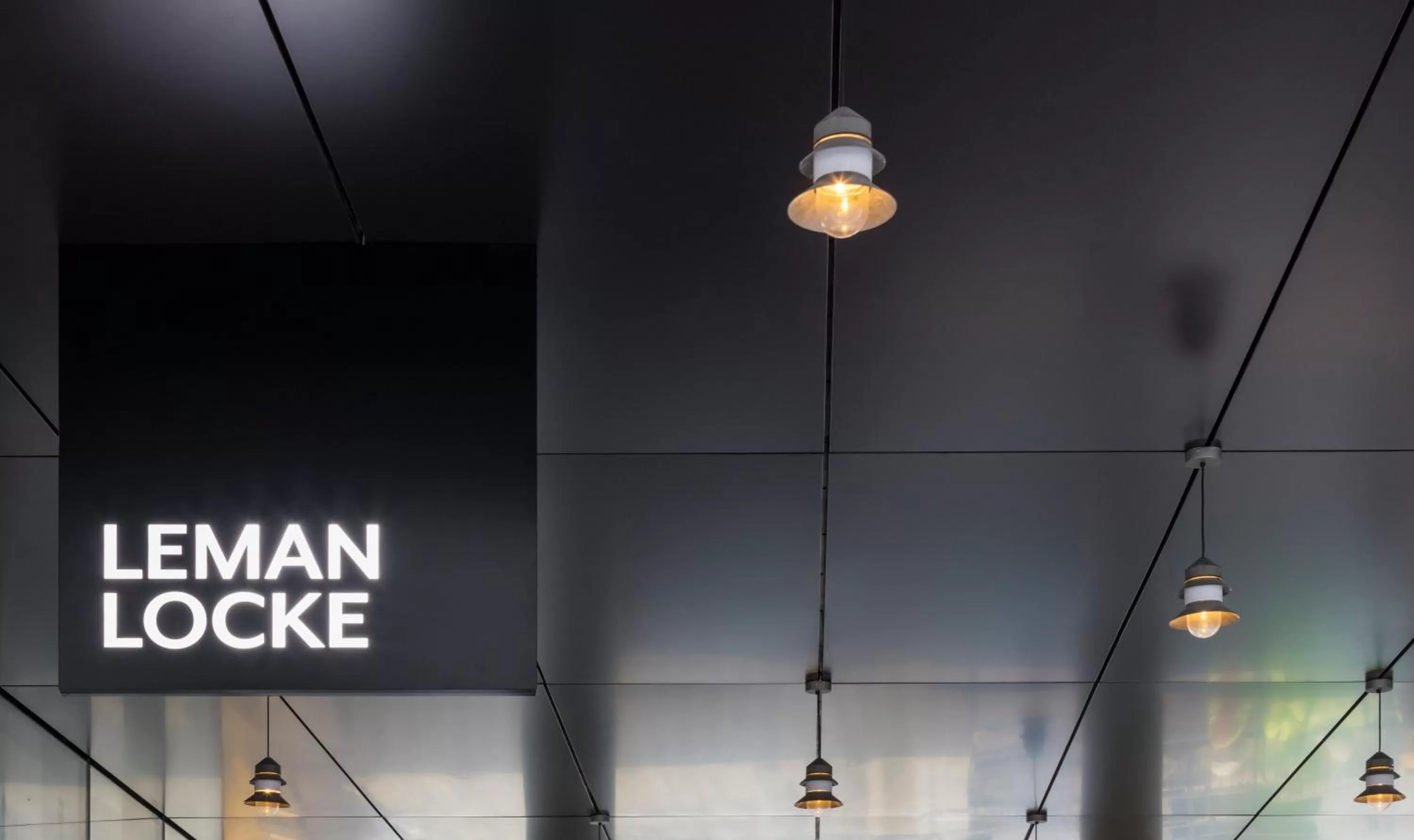 Facade/entrance in Leman Locke