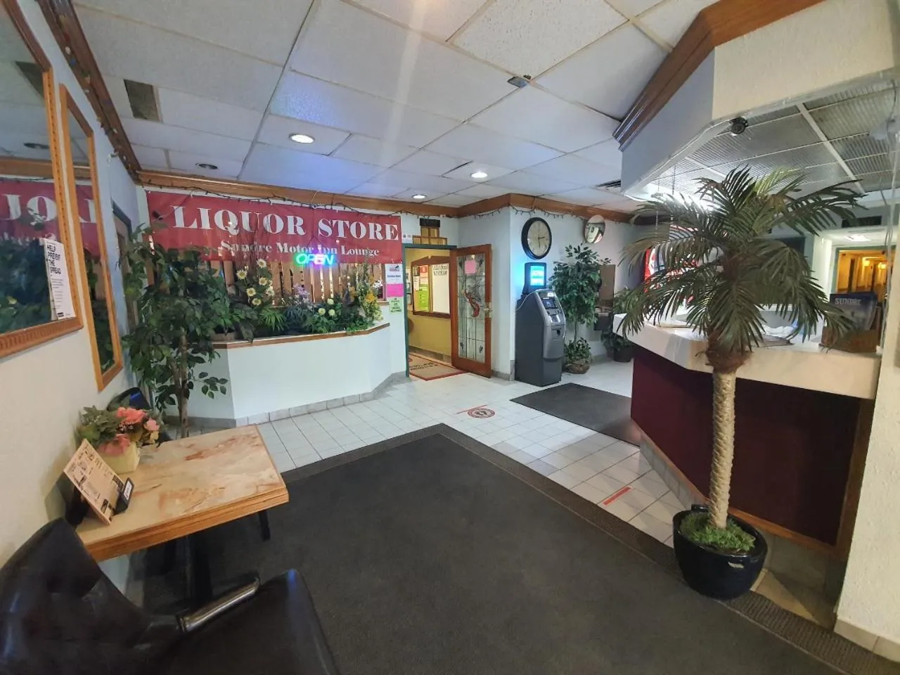 Lobby or reception in Sundre Motor Inn