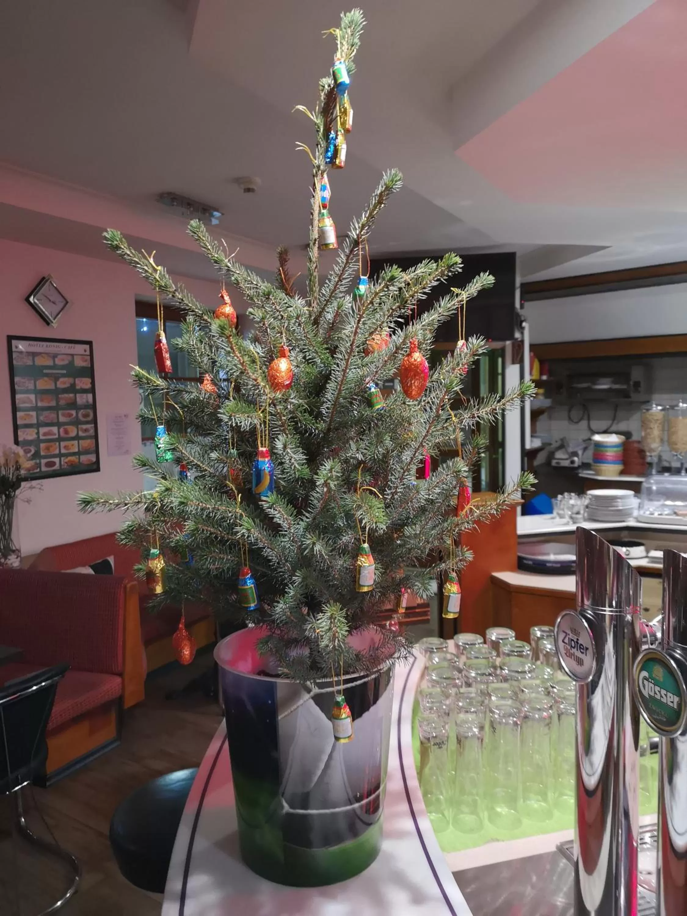 Food and drinks in Hotel König