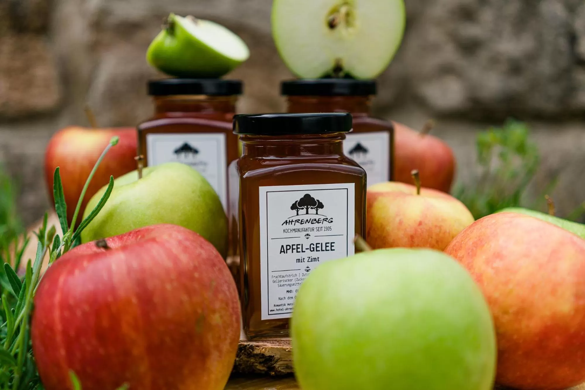 Food and drinks in Romantik Hotel Ahrenberg