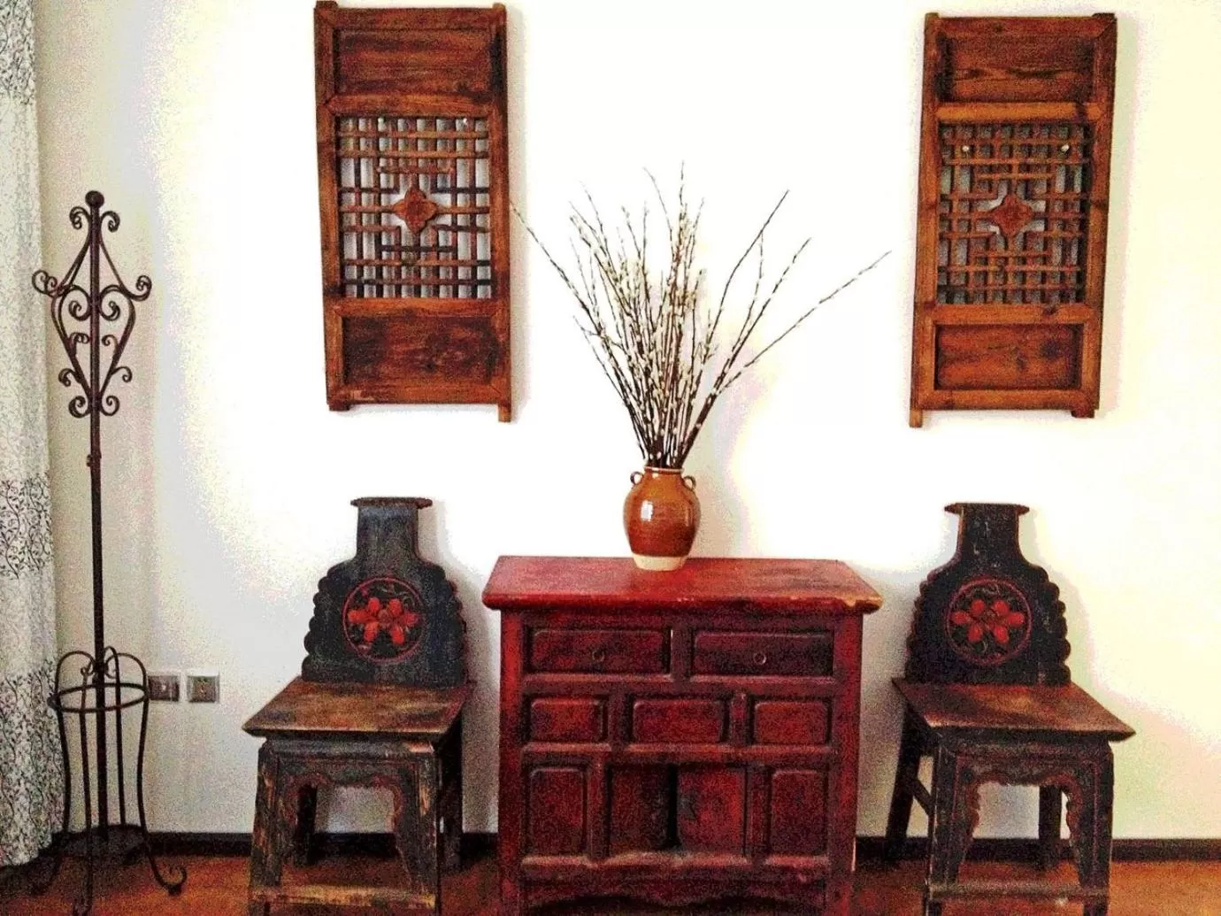 Lounge or bar in The Lily Pad Inn