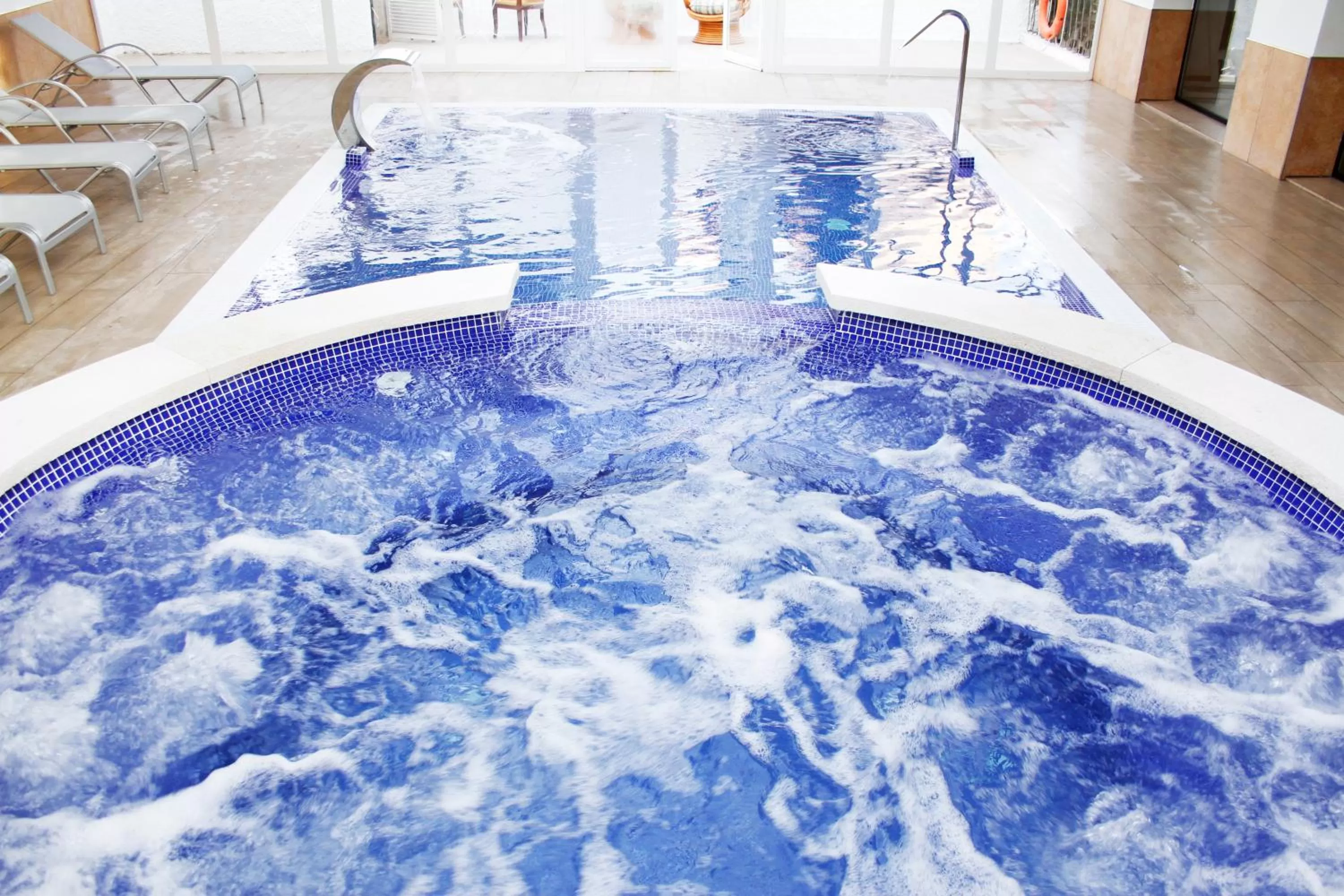 Hot Tub in Morlans Garden