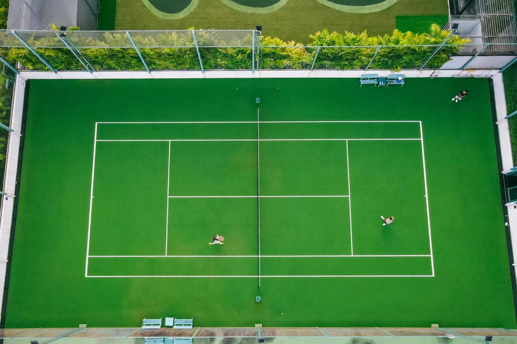 Tennis court in Grande Centre Point Hotel Terminal21