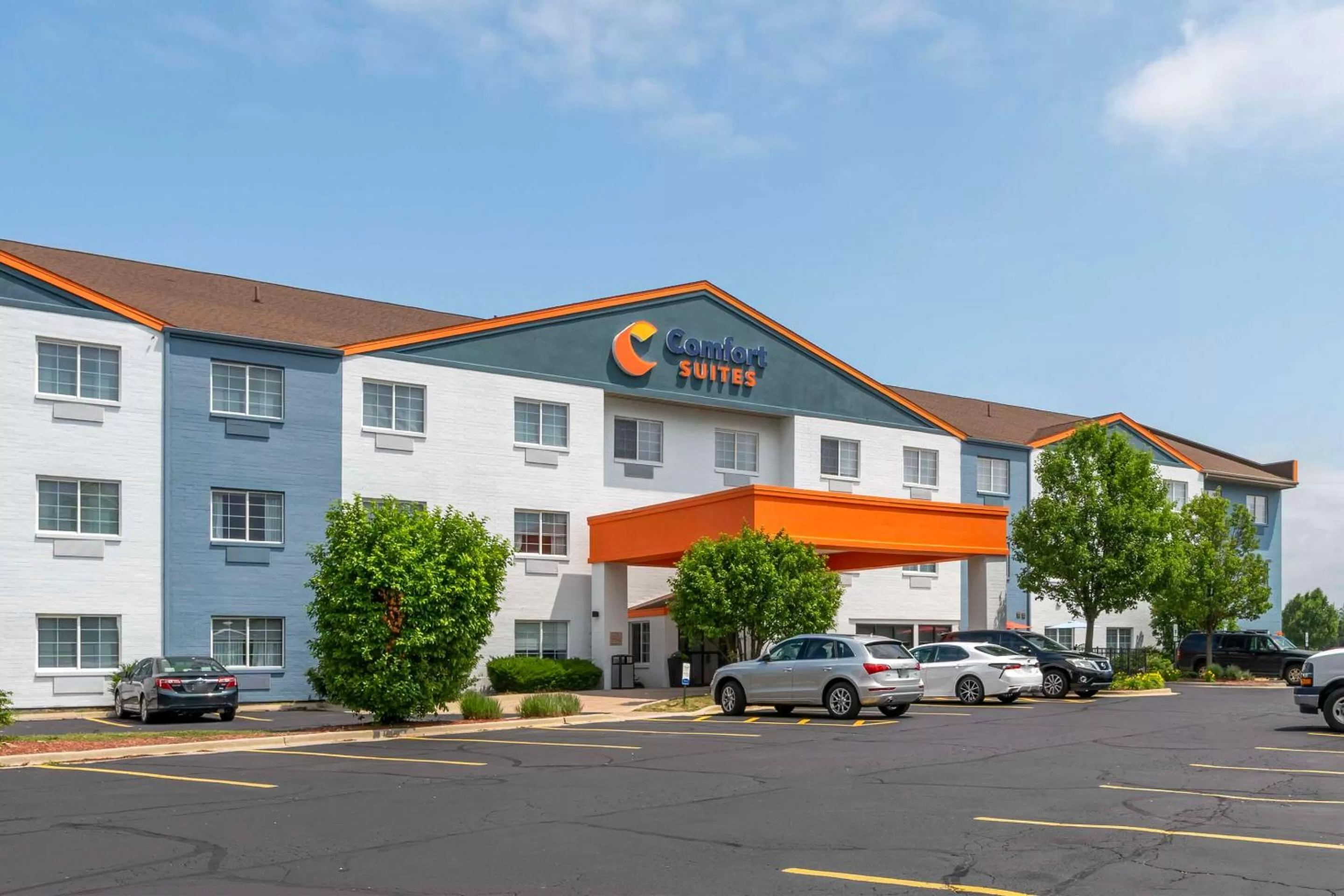 Property building in Comfort Suites Elgin Northwest