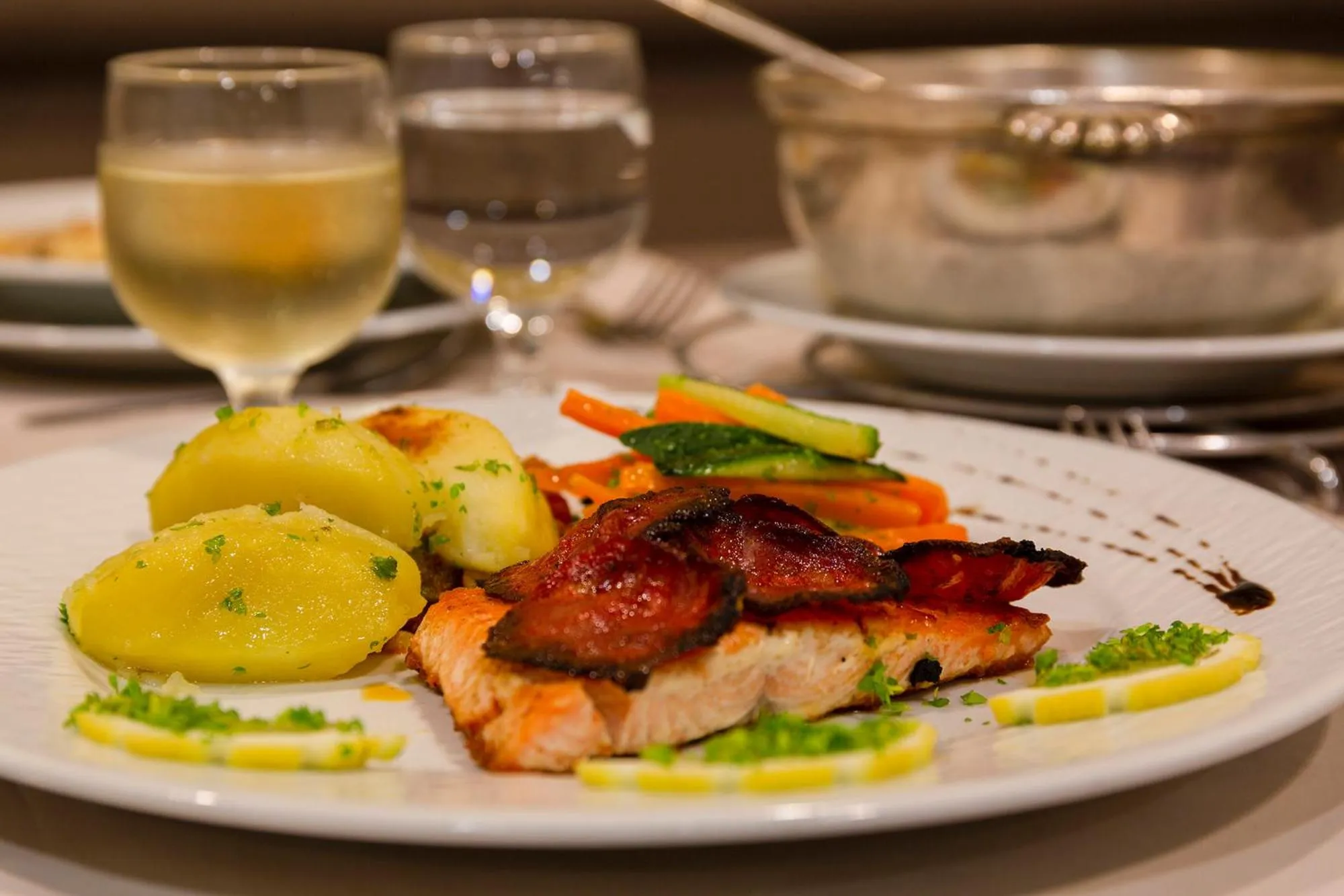 Restaurant/places to eat in The Originals City, Hôtel Astoria Vatican, Lourdes