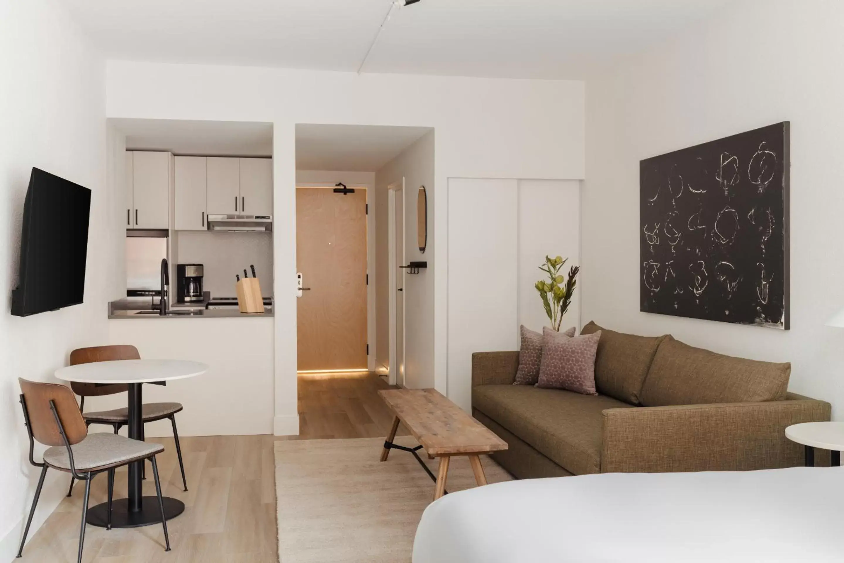 Studio with Sofa Bed in Rideau Studio with Sofa Bed in Rideau