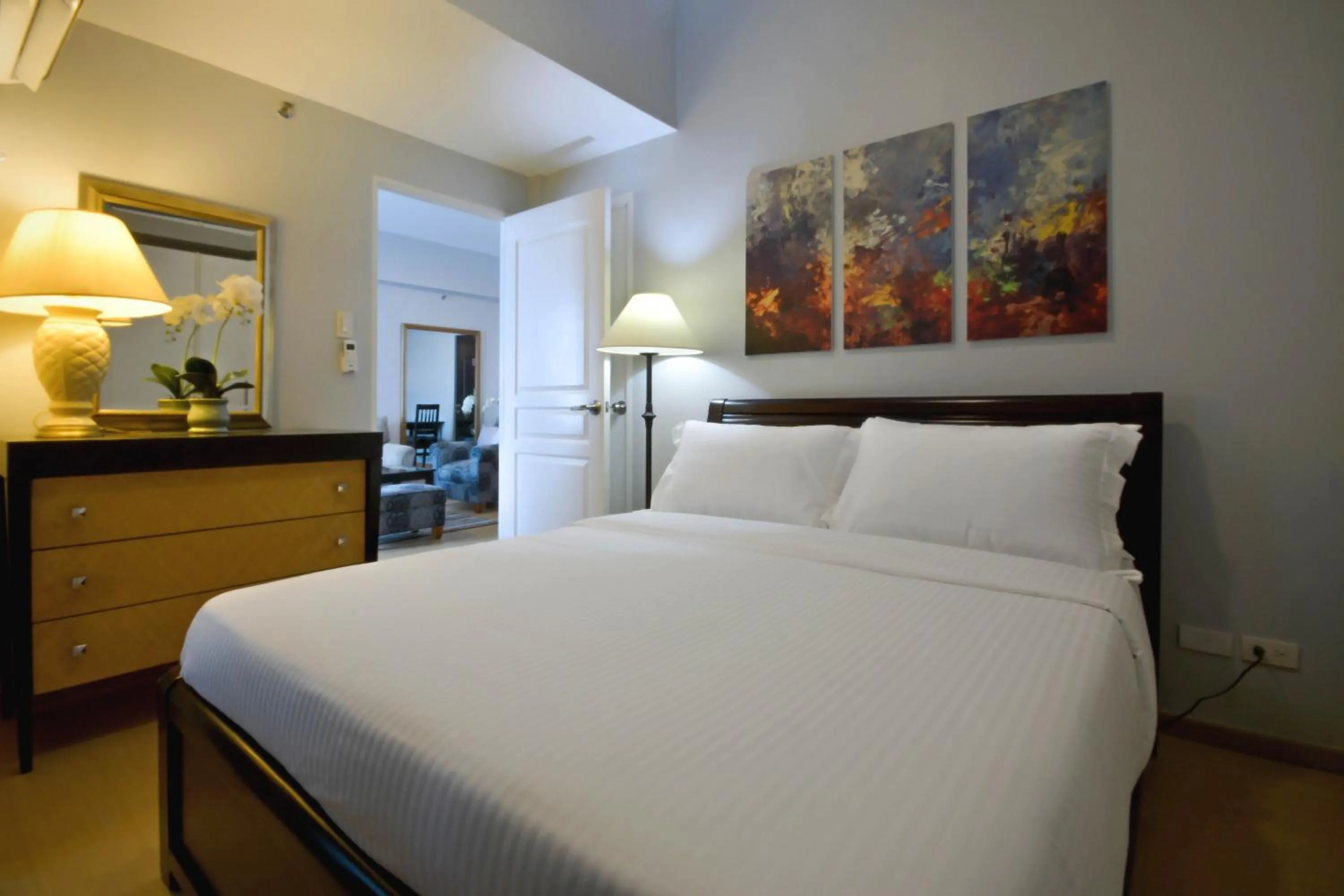 Bed in Avant Serviced Suites - Personal Concierge