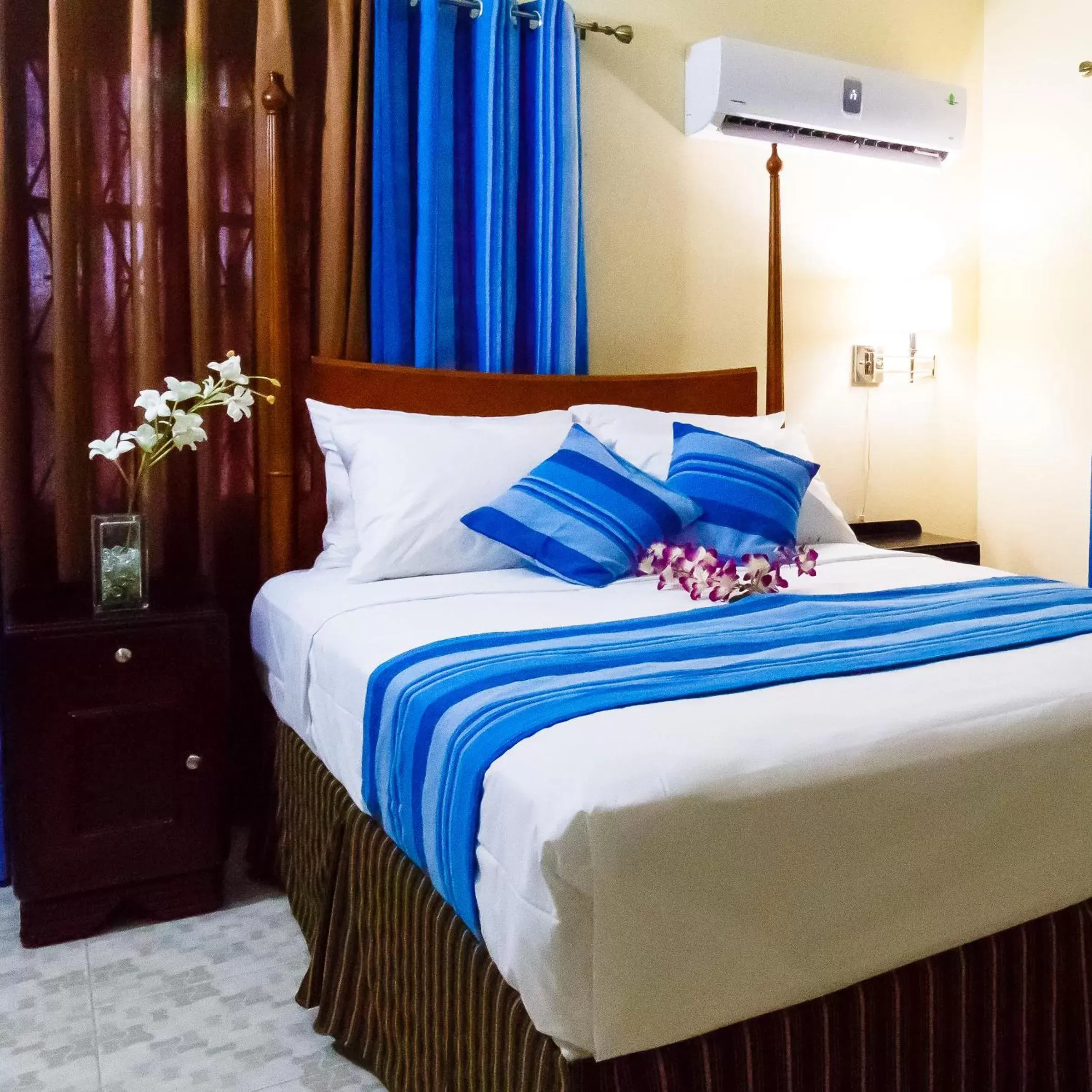 Standard Room with Queen Bed in Jasmine Inn Standard Room with Queen Bed in Jasmine Inn