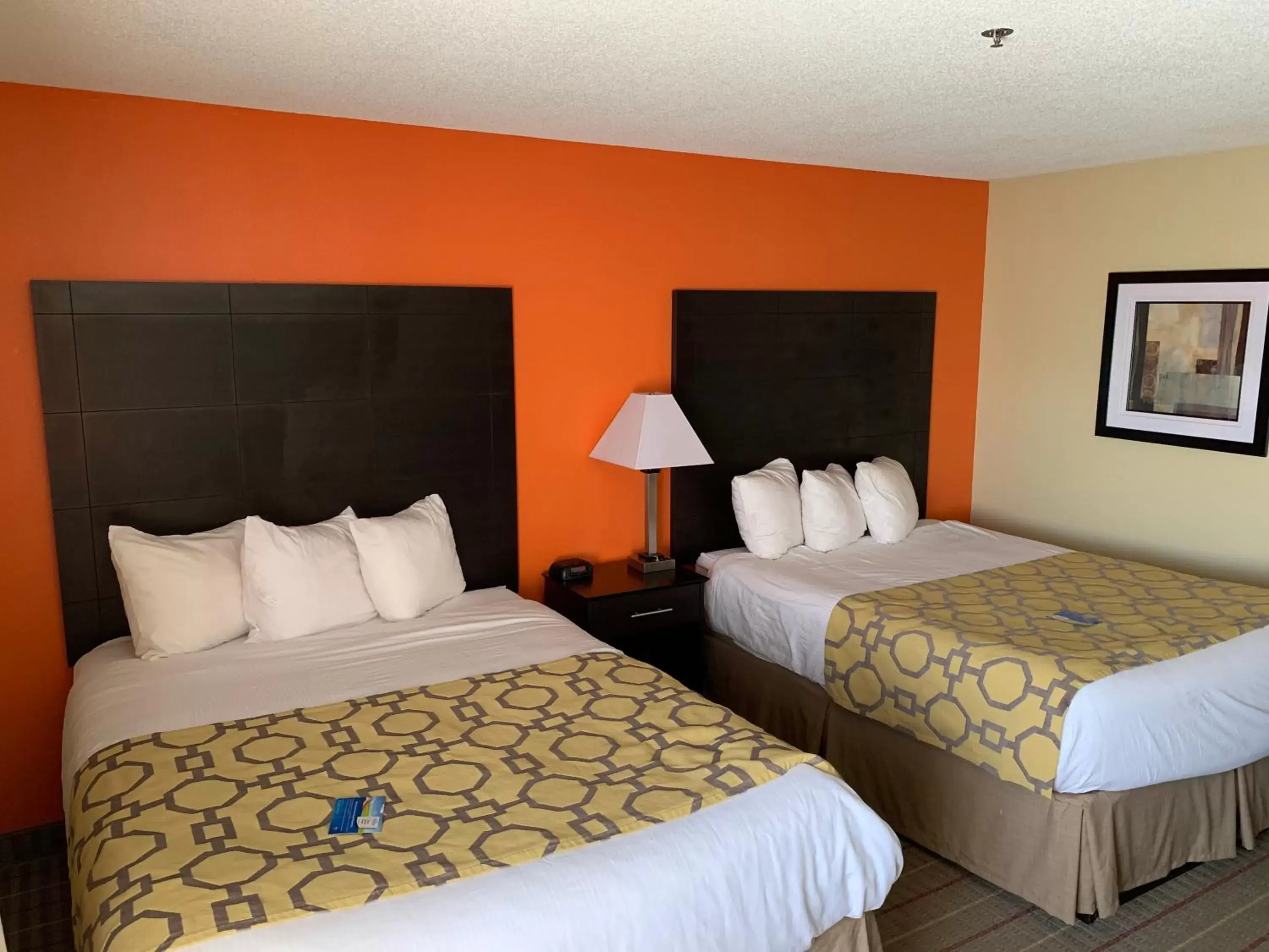 Queen Room with Two Queen Beds - Non-Smoking in Baymont by Wyndham Evansville North/Haubstadt Queen Room with Two Queen Beds - Non-Smoking in Baymont by Wyndham Evansville North/Haubstadt