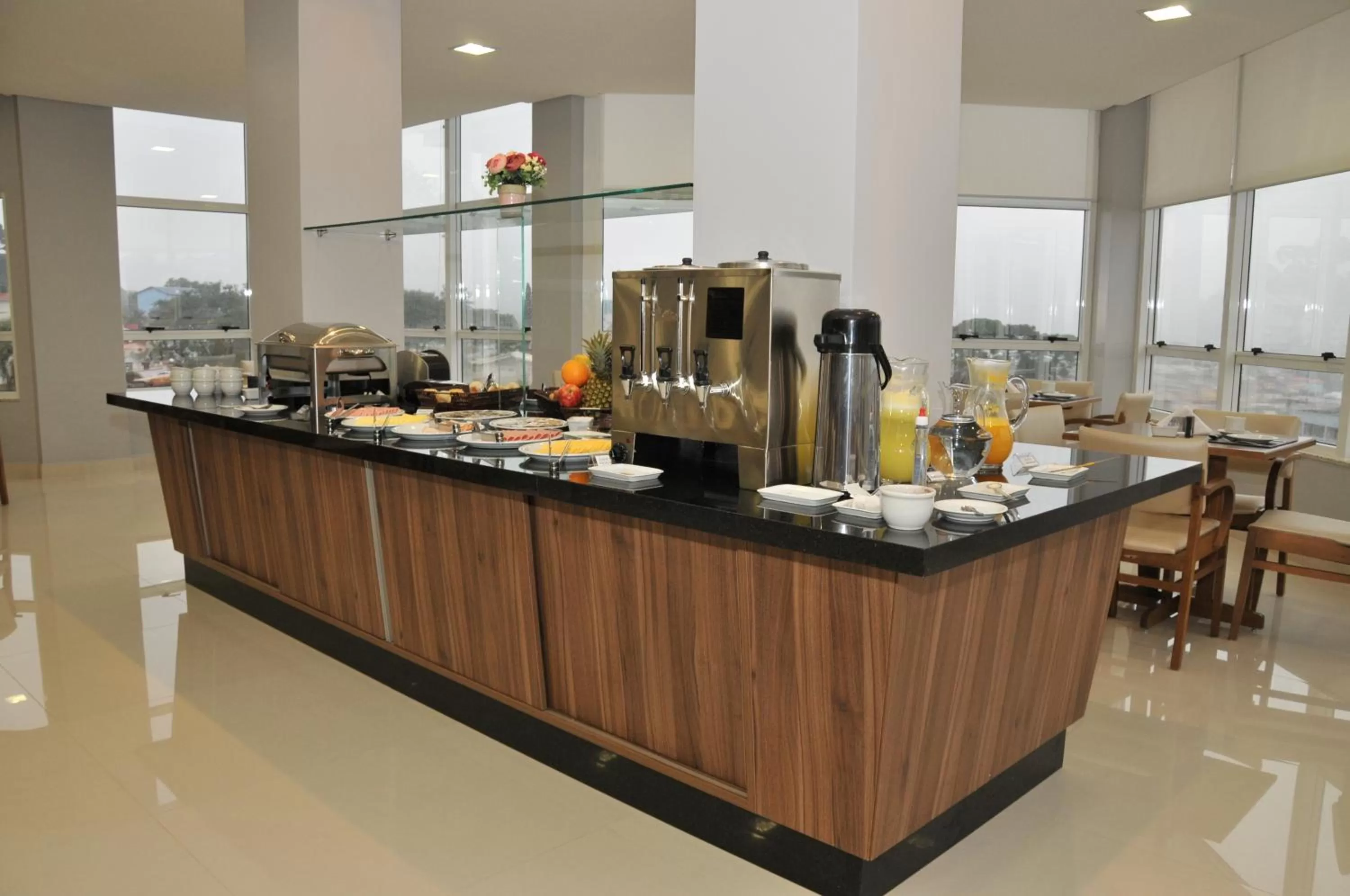 Buffet breakfast in Poente Hotel