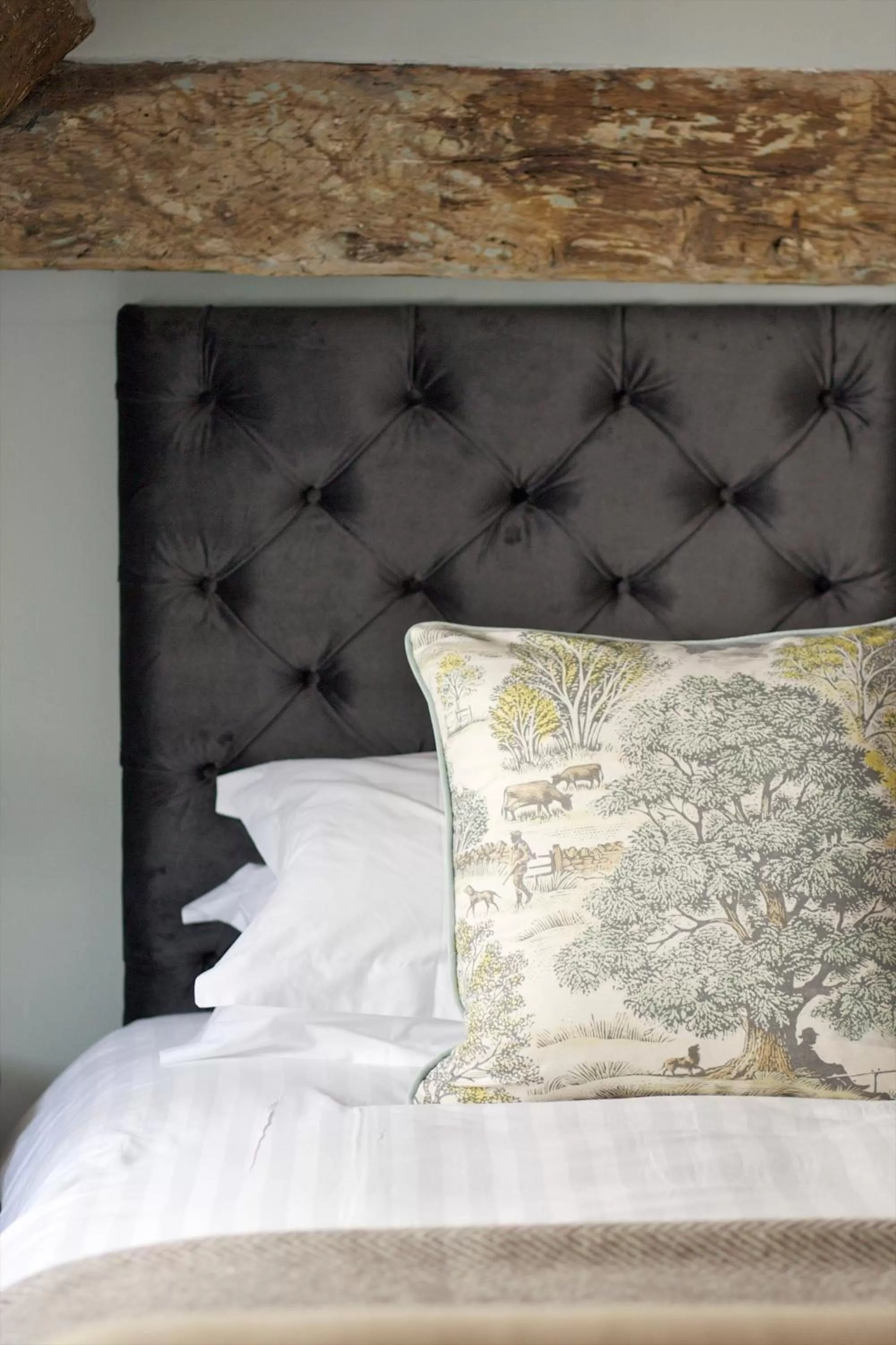 Bedroom, Bed in Kings Head