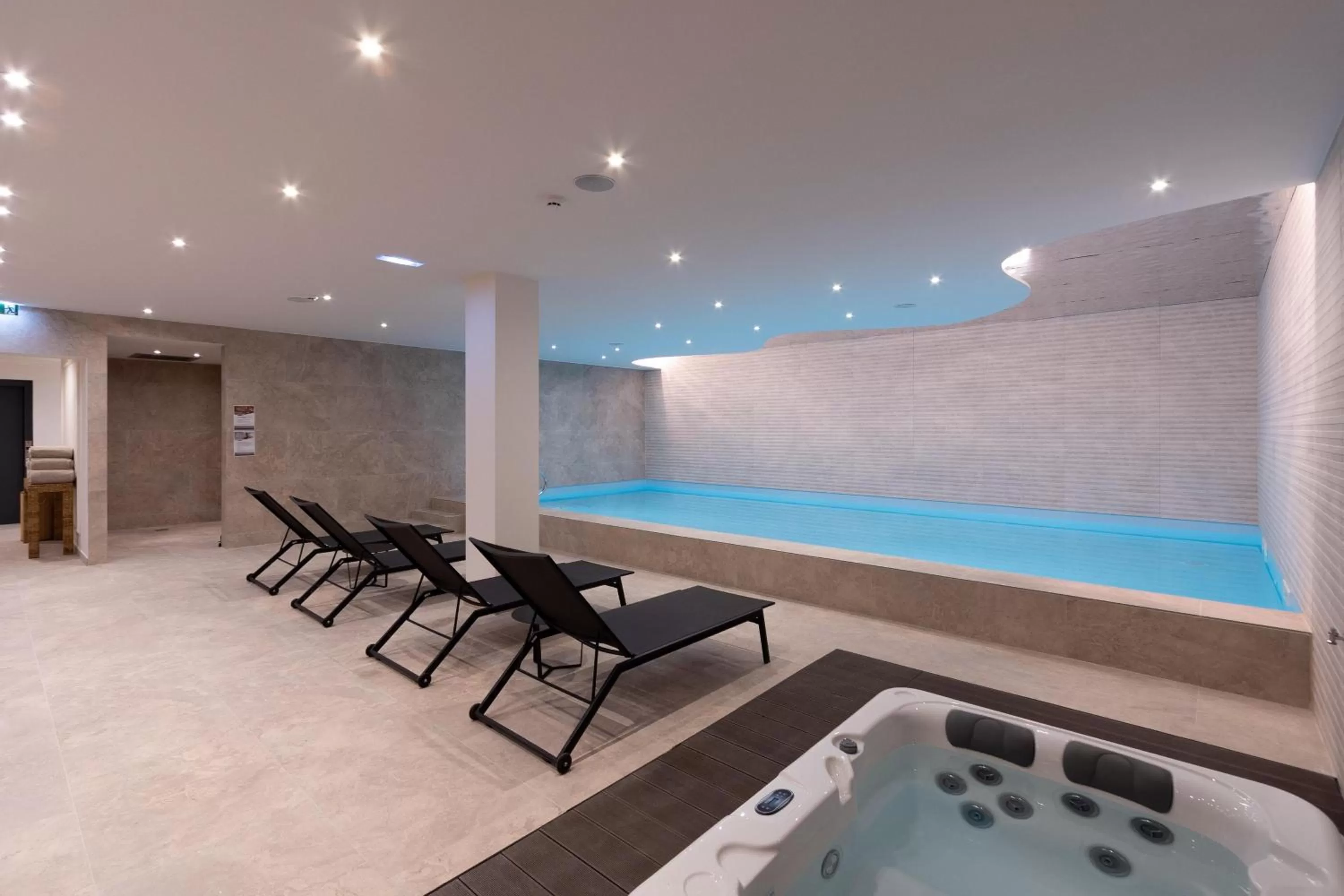 Swimming pool in AP Dona Aninhas