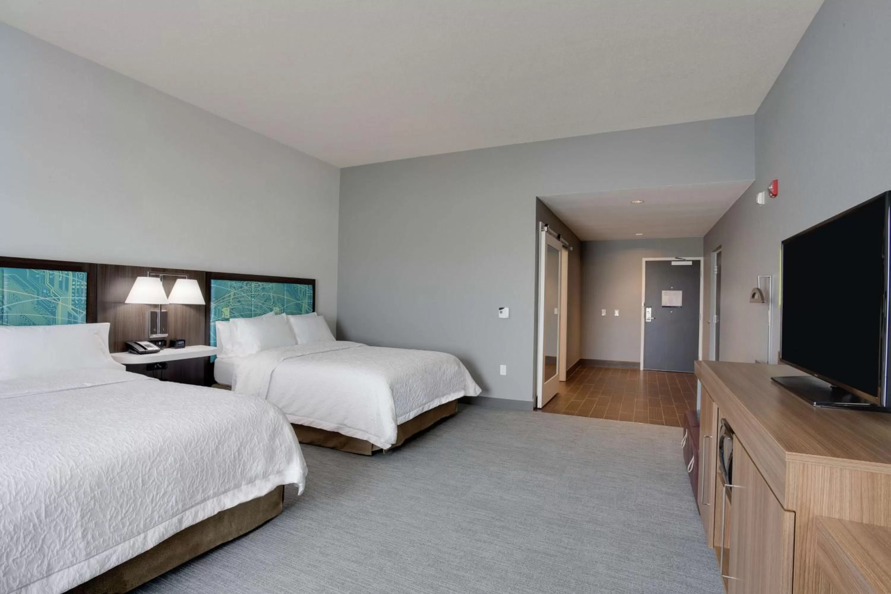 Bedroom, Bed in Hampton Inn Fort Lauderdale Pompano Beach