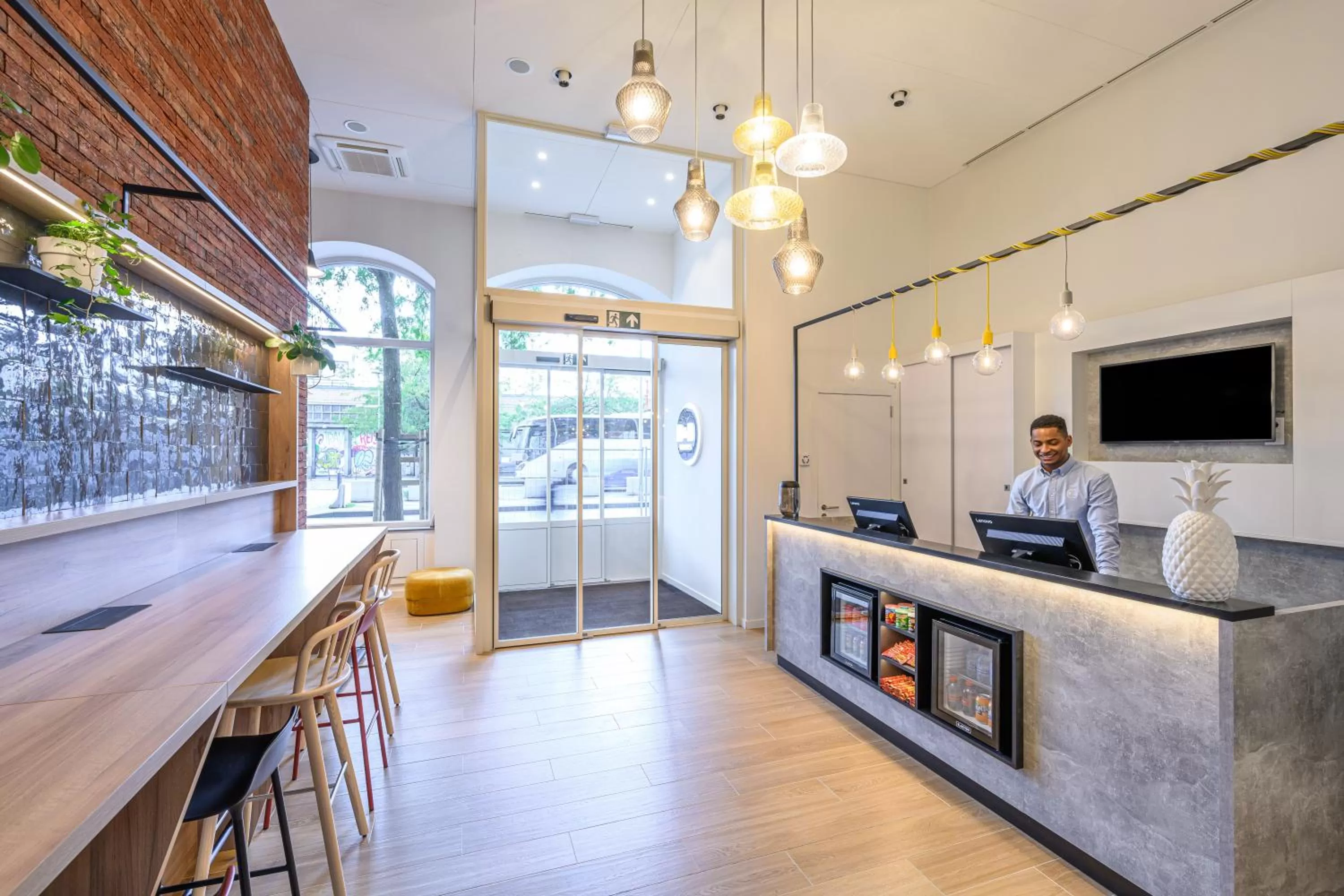 Lobby or reception in B&B HOTEL Brussels Centre Gare du Midi