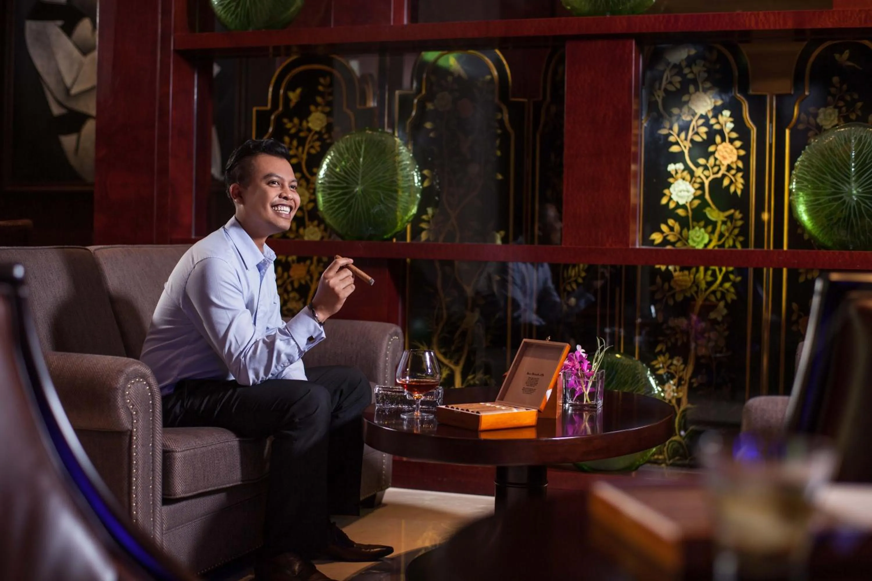 Lounge or bar in Holiday Inn Foshan Nanhai Central by IHG