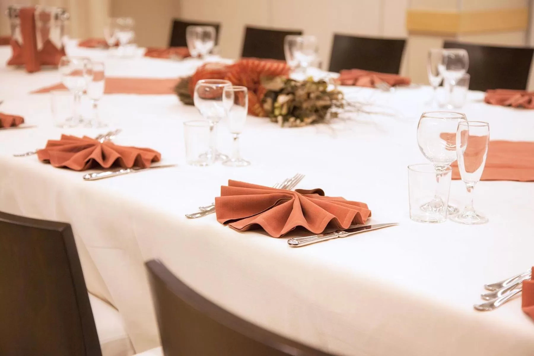 Restaurant/places to eat in Hotel Europa