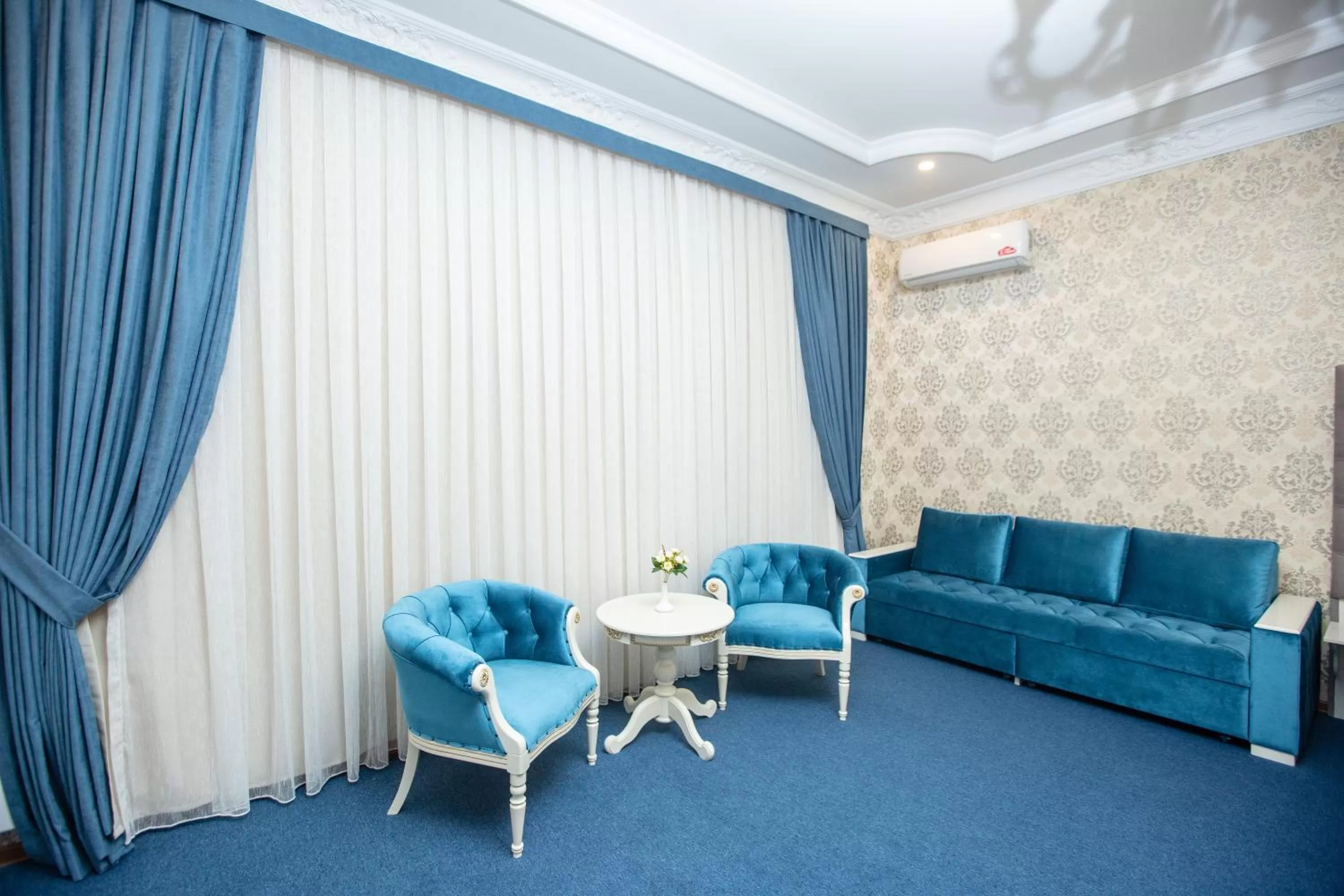 Living room in Mirzo Boutique Hotel