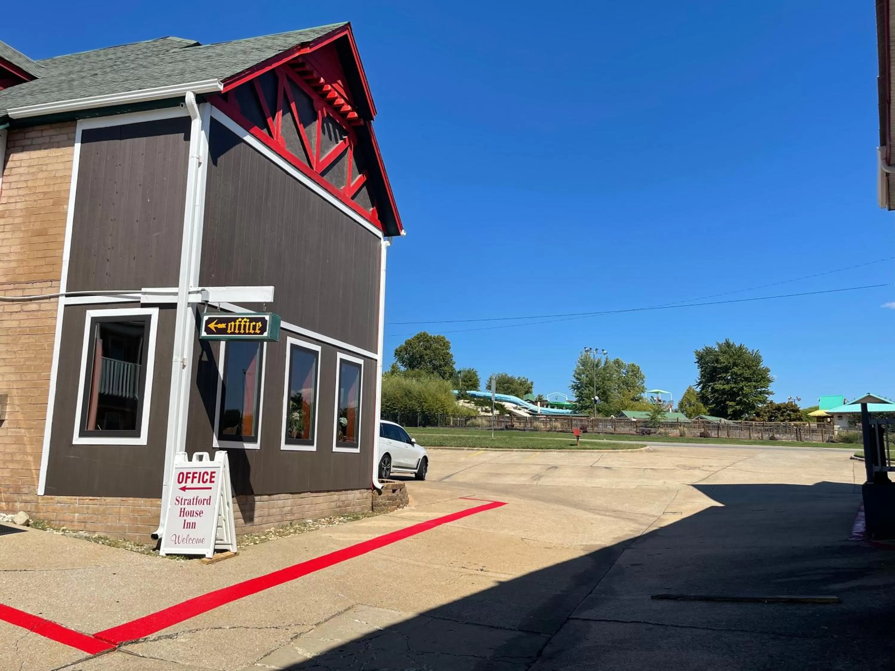 Property building in Stratford House Inn