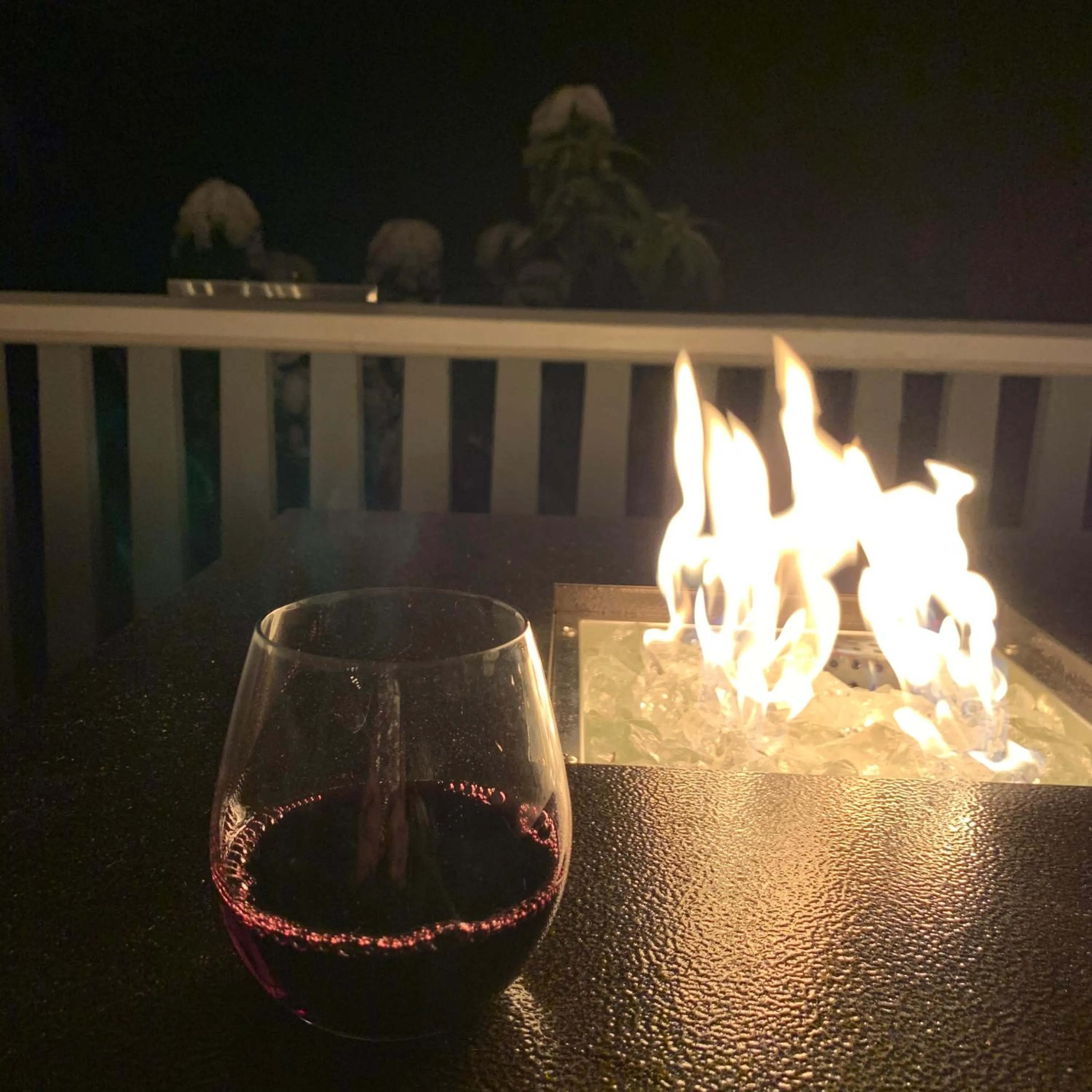 flat iron in Mountain Meadows Inn & Chalet Suites