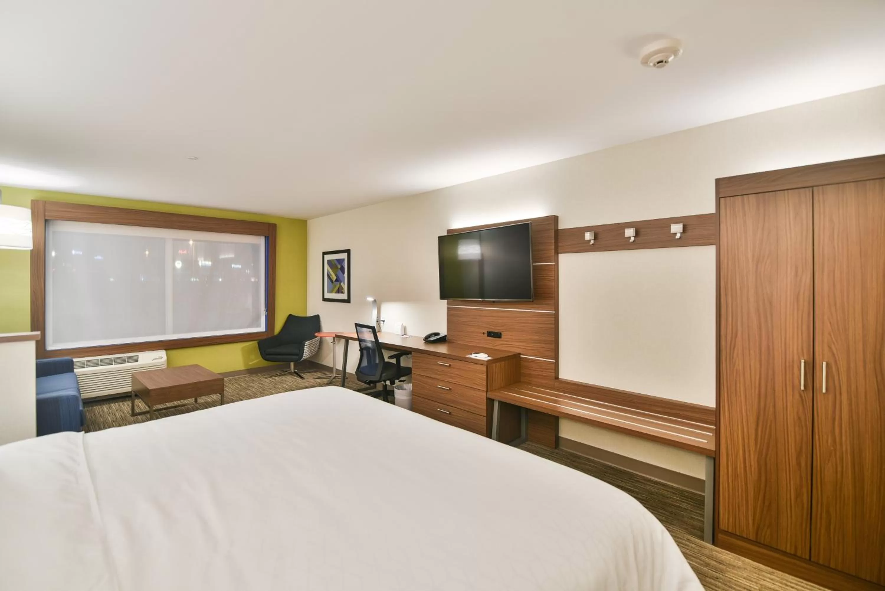 Bedroom, Bed in Holiday Inn Express & Suites Lehi - Thanksgiving Point by IHG
