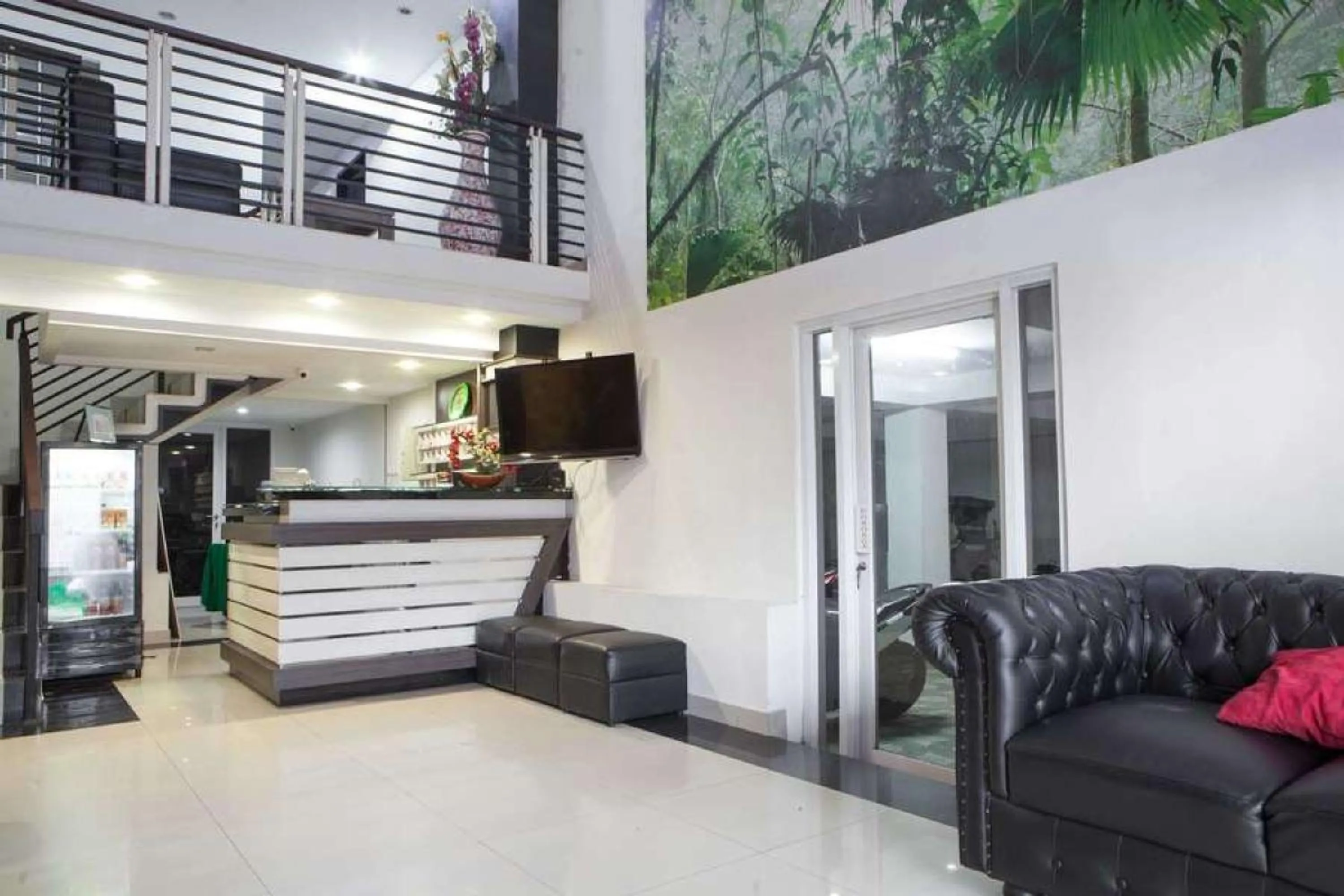 Lobby or reception in RedDoorz near Gedung Sate 2