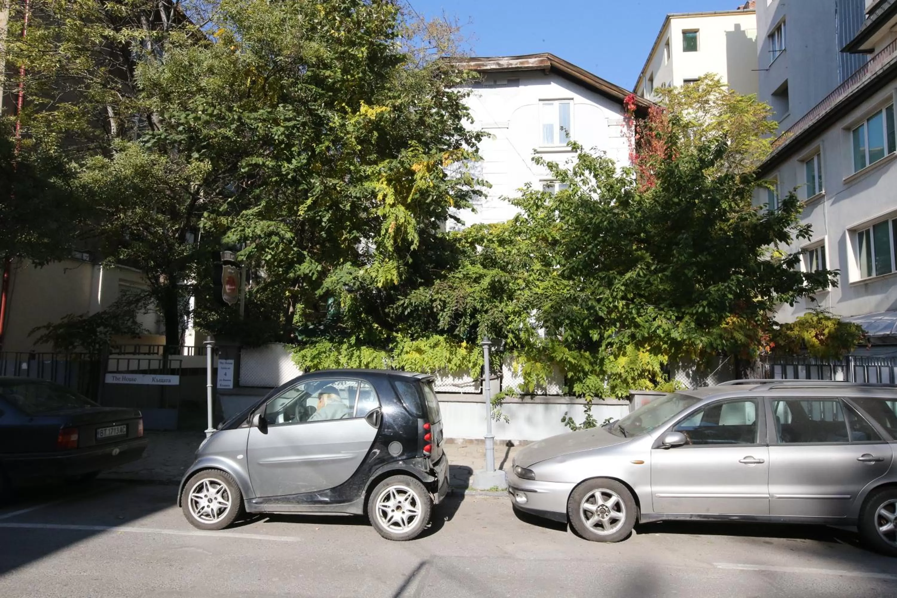 Property building in Hotel & Restaurant The House