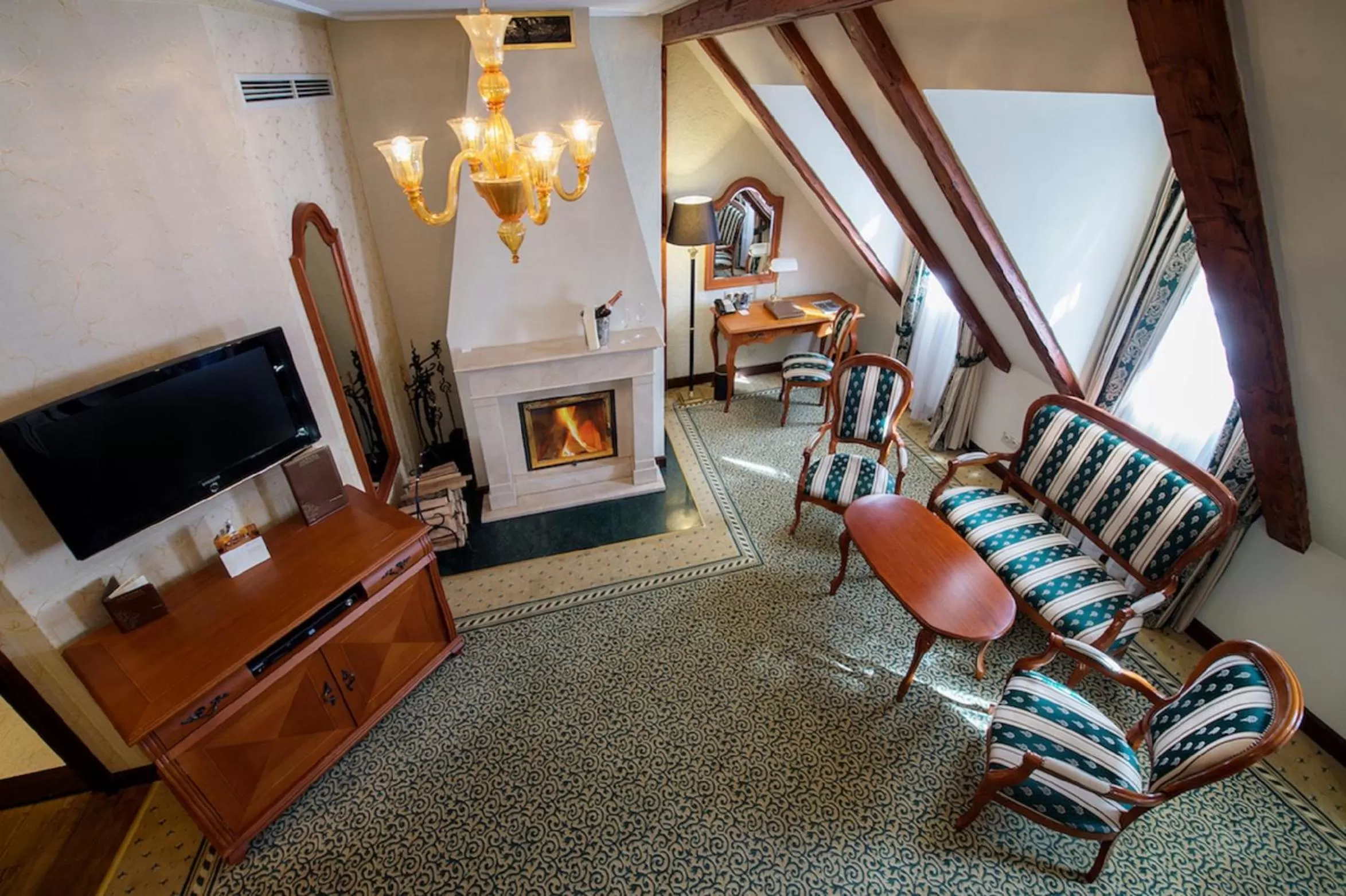 TV and multimedia in Arcadia Boutique Hotel