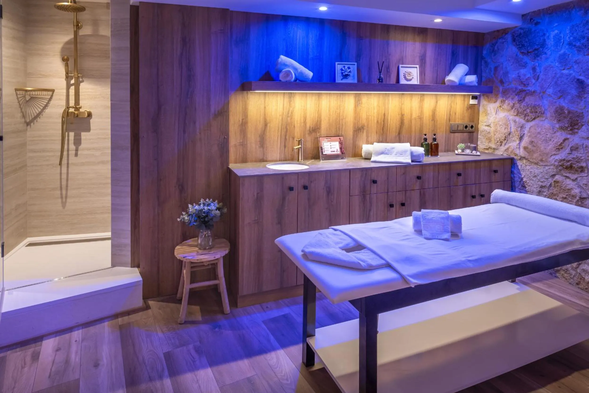 Massage, Bed in Hotel GHT Neptuno-Tossa & Venus SPA
