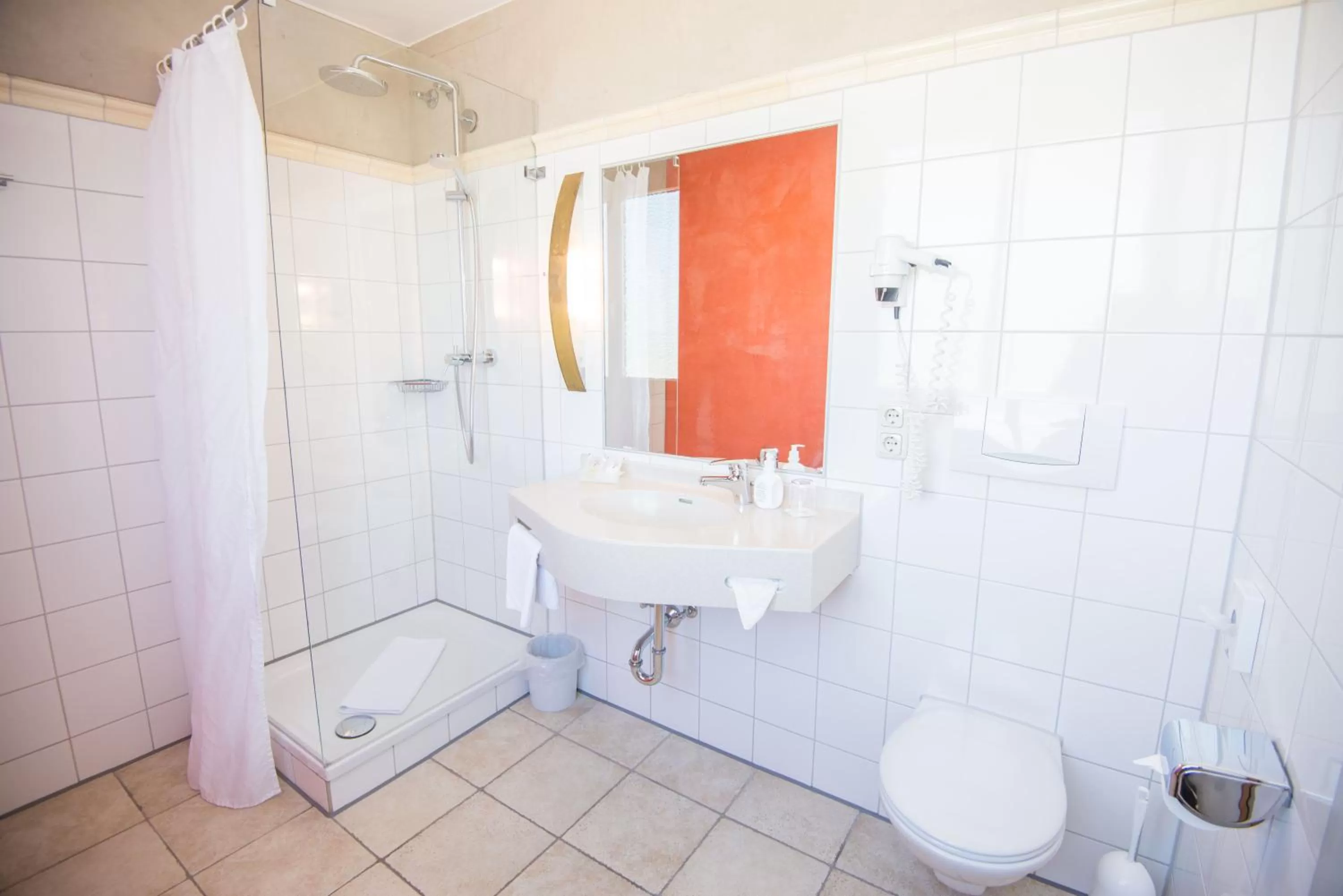 Photo of the whole room in Ringhotel Alpenhof - Patchworkhotel