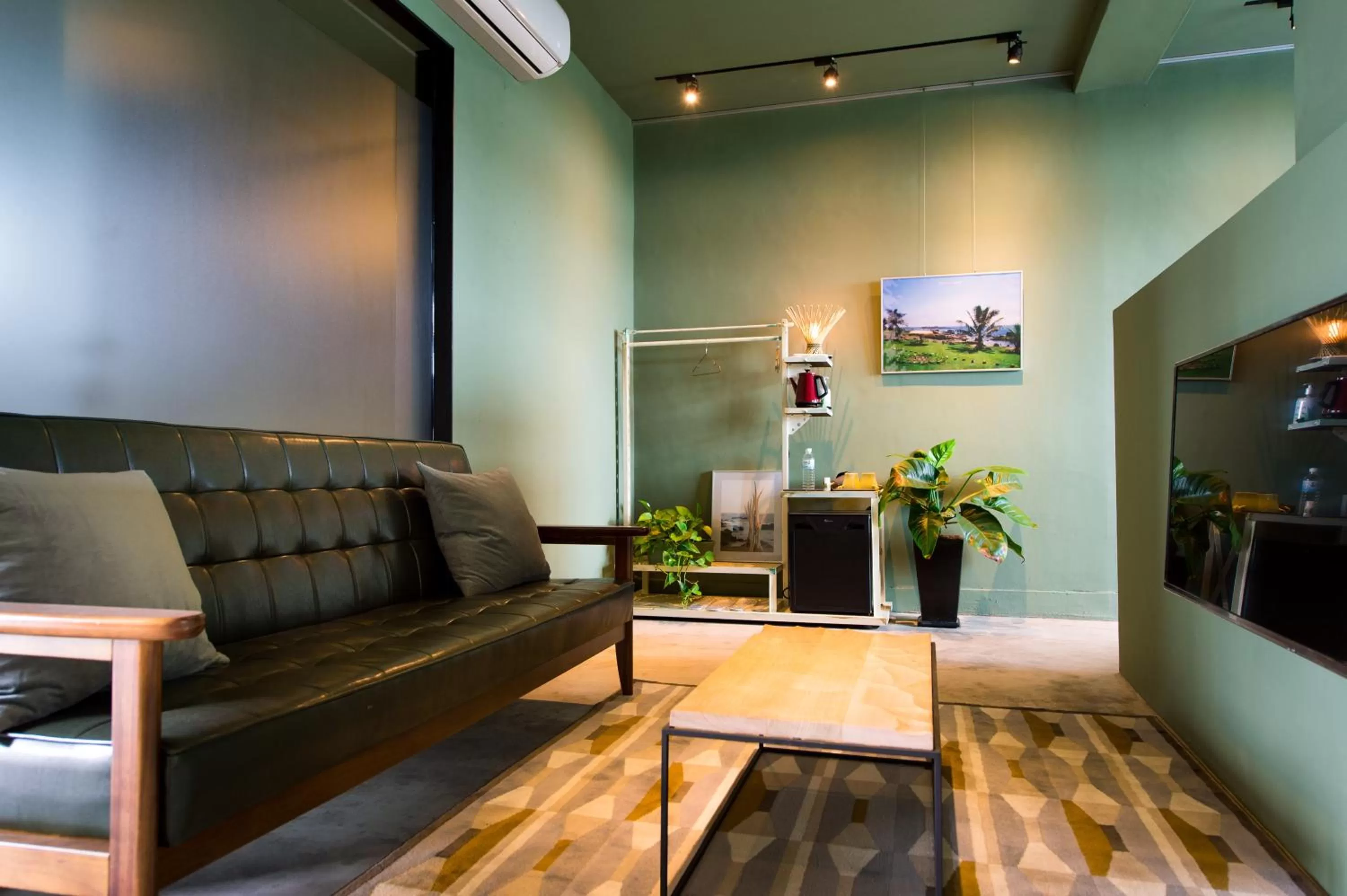 Living room, Lounge/Bar in The Leaf Inn