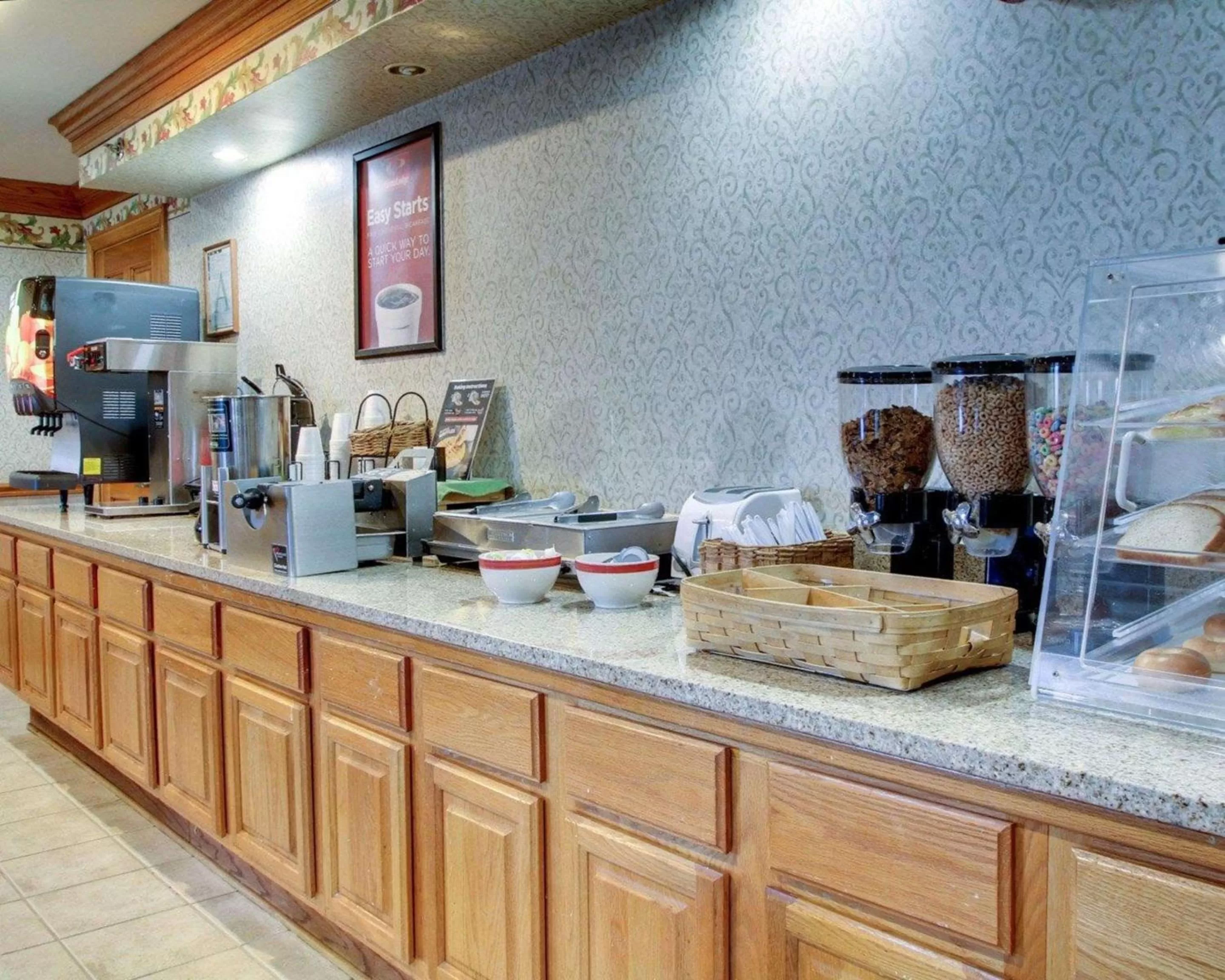 Restaurant/places to eat in Econo Lodge Inn & Suites Flowood - Jackson Northwest