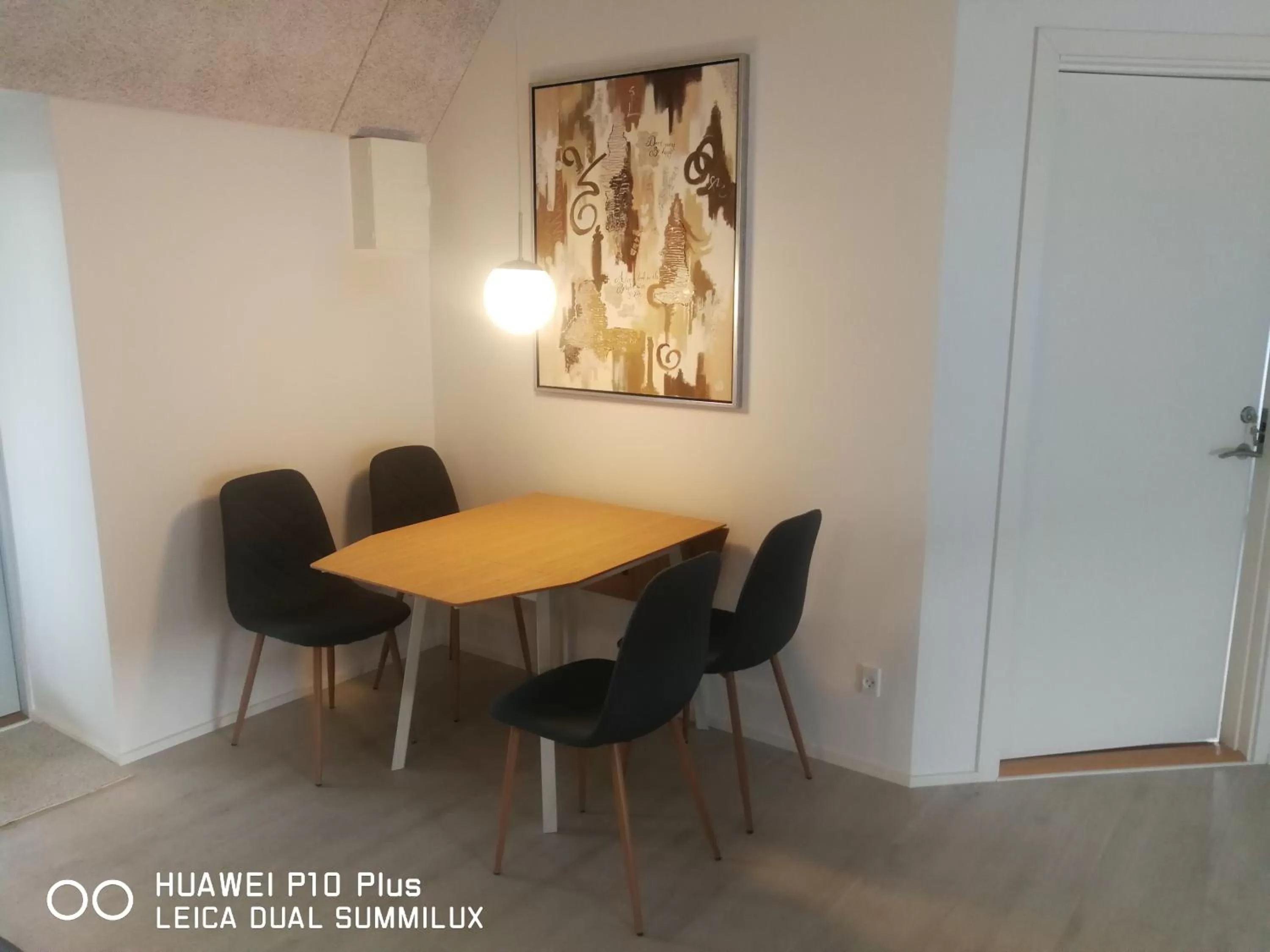 Dining area in Landevejens B&B Holstebro