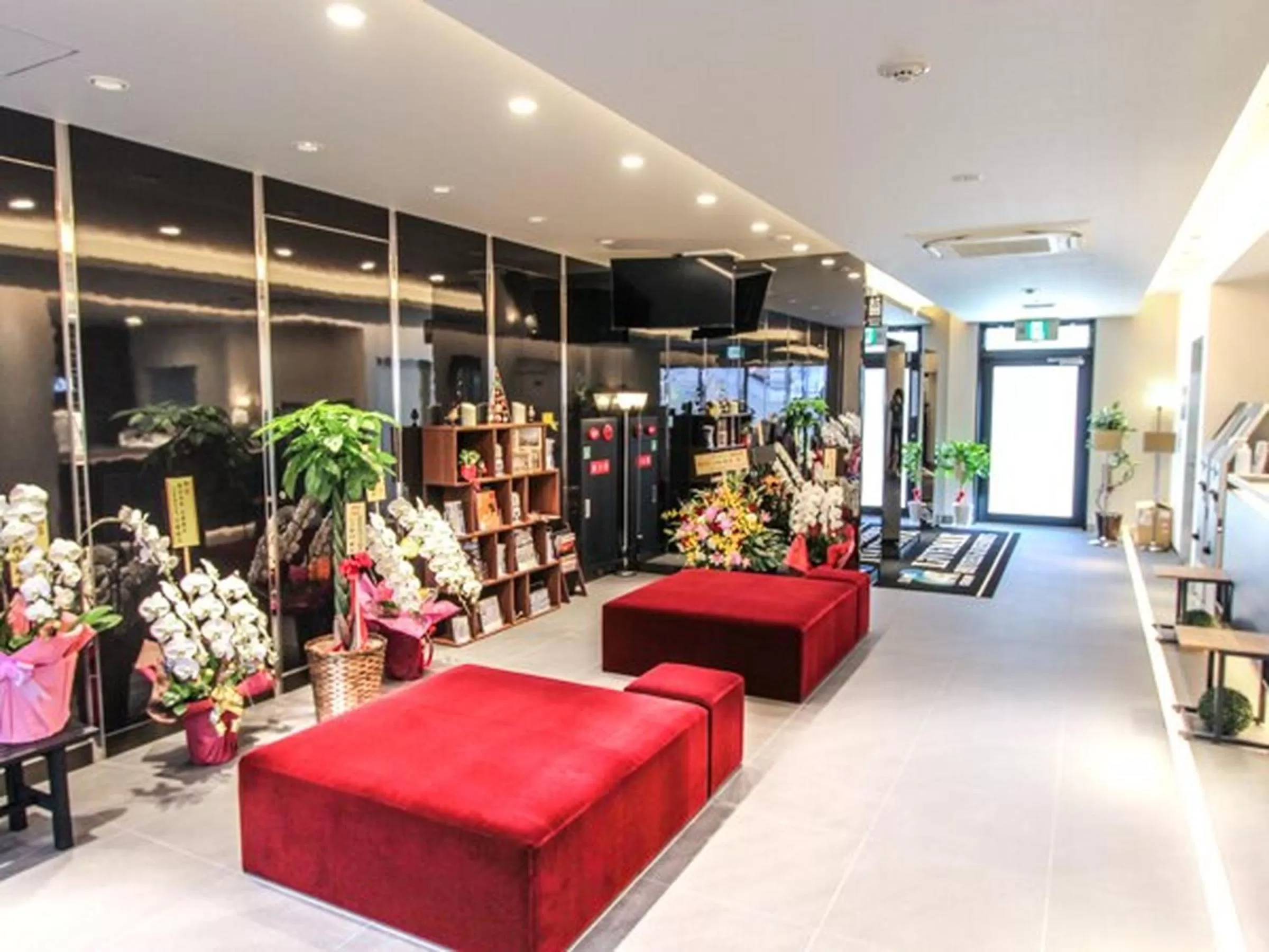 Lobby or reception in Hotel Livemax Osaka Kadoma