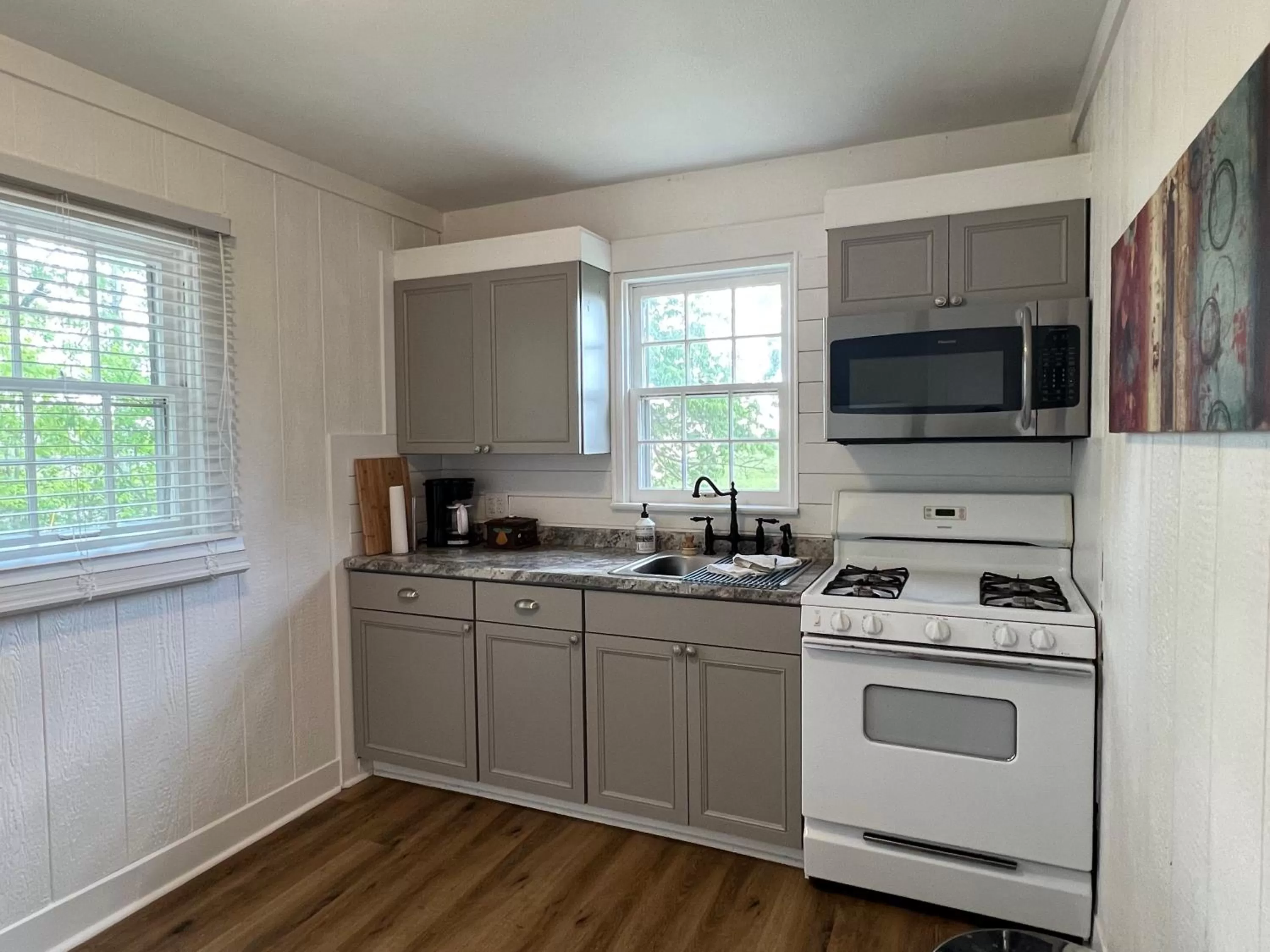 Coffee/tea facilities in Kozy Haven Log Cabin Rentals