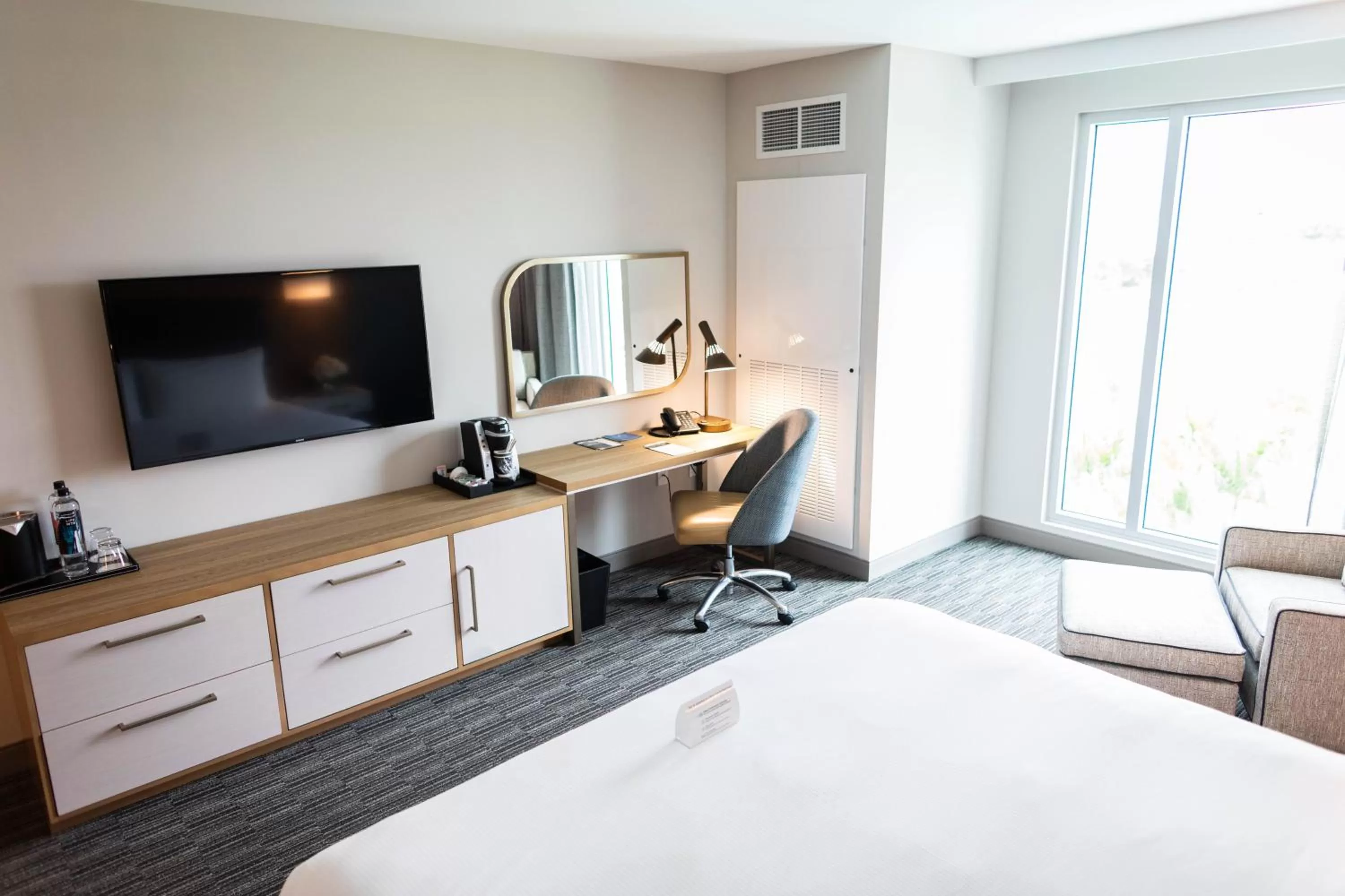 TV and multimedia, Bed in Legacy Hotel at IMG Academy