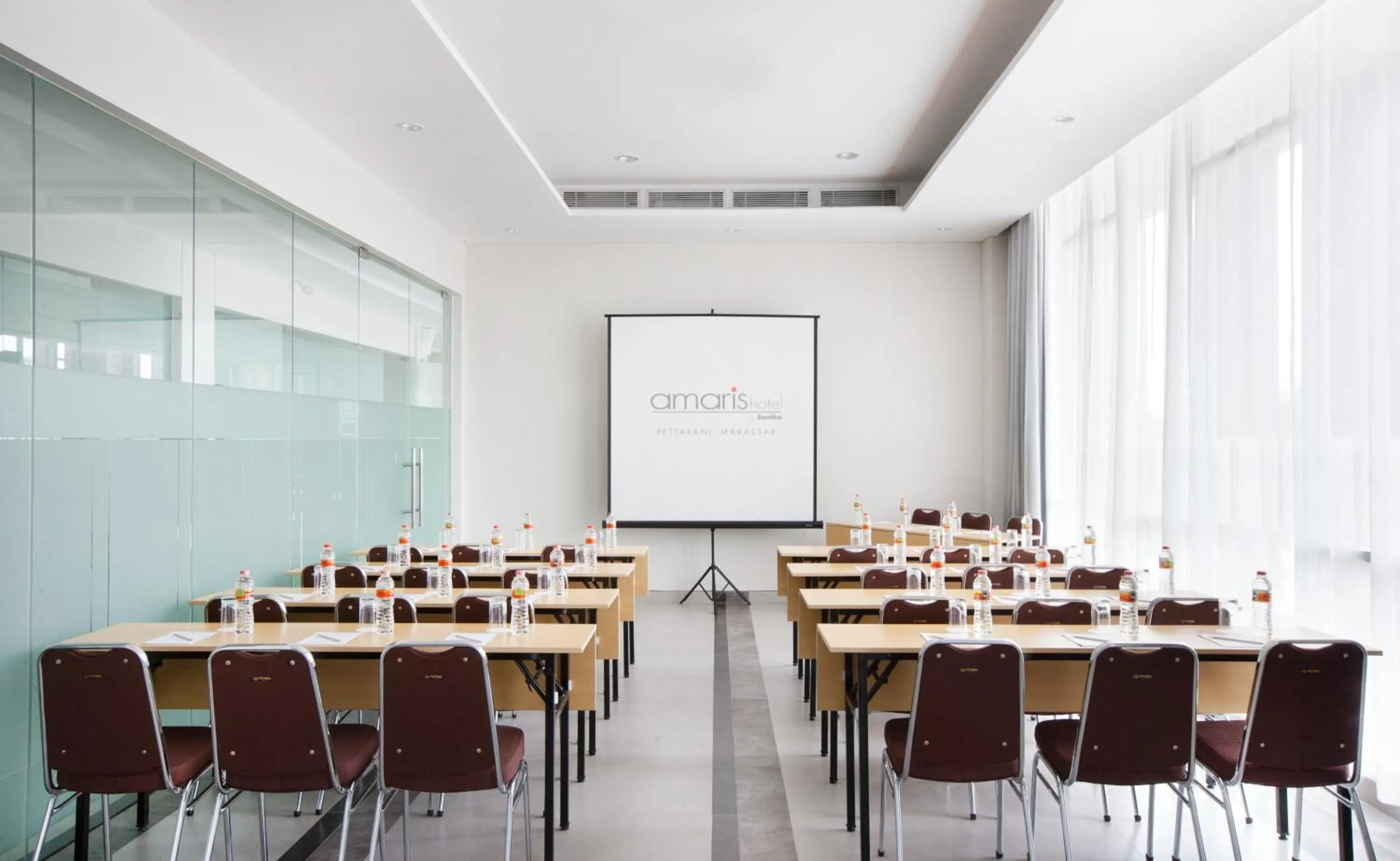 Meeting/conference room in Amaris Hotel Pettarani - Makassar